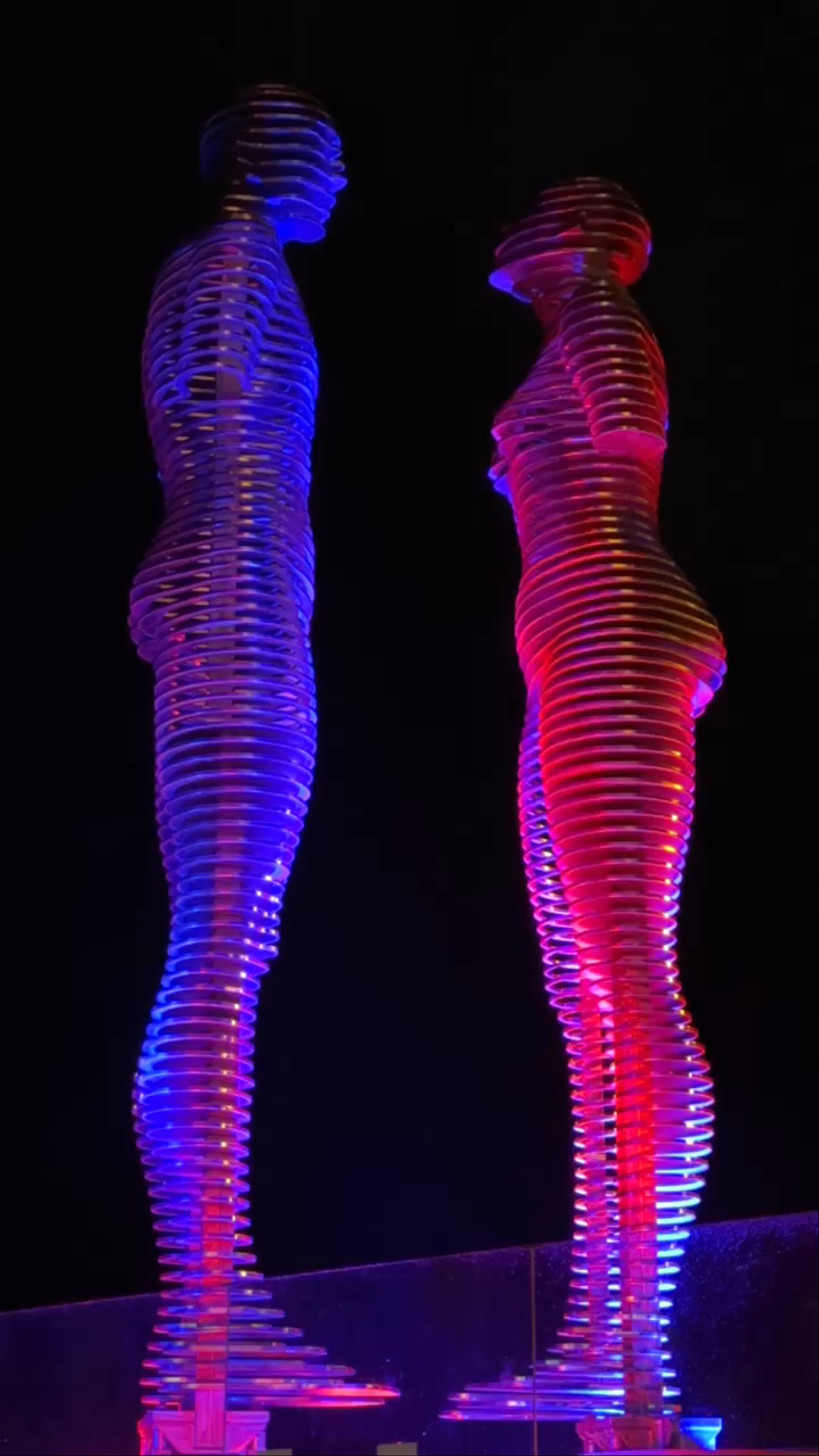 Ali & Nino Statue: A Mesmerizing Night in Batumi