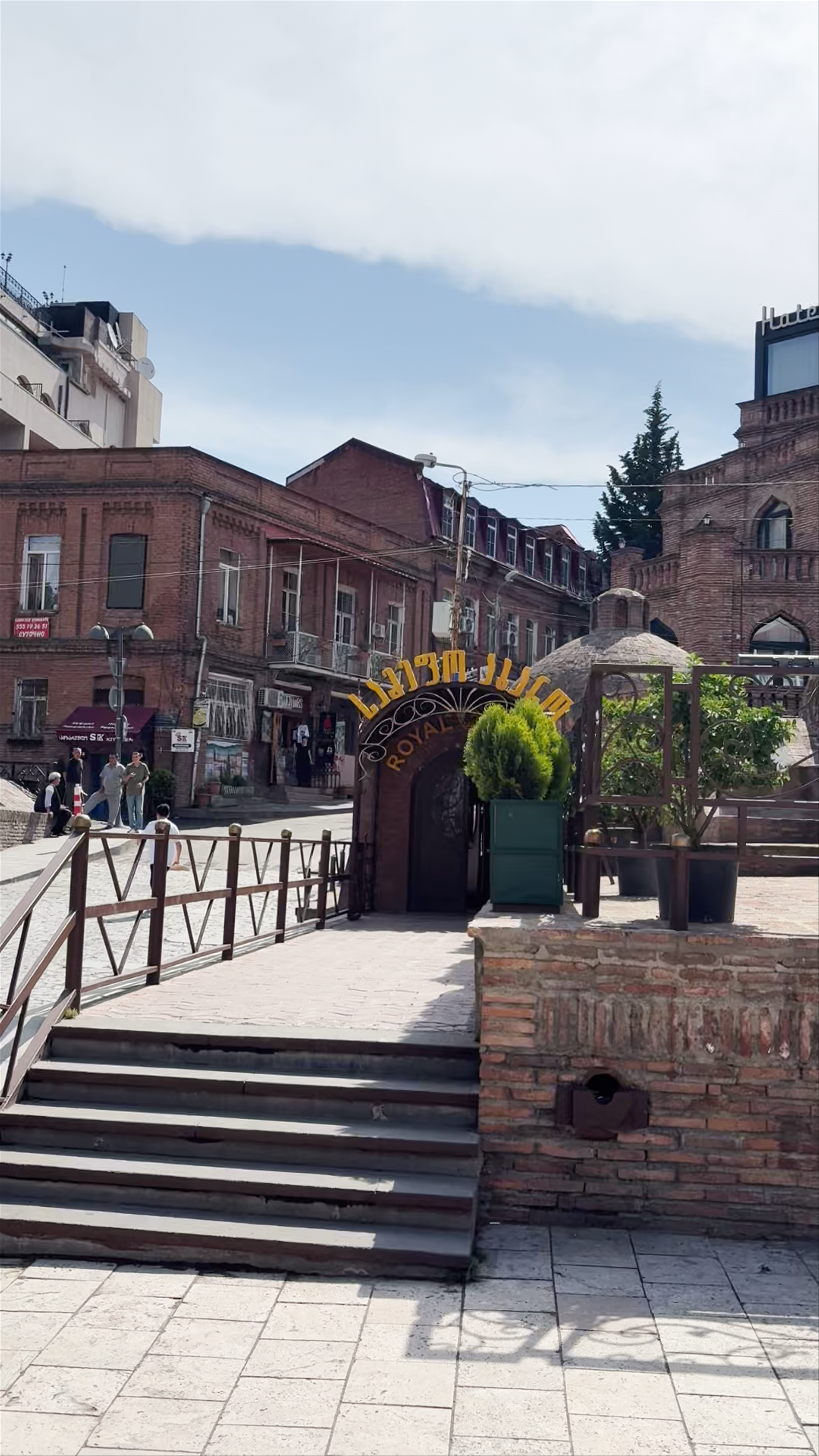 Exploring Waterfall Square and Historic Abanotubani District, Tbilisi
