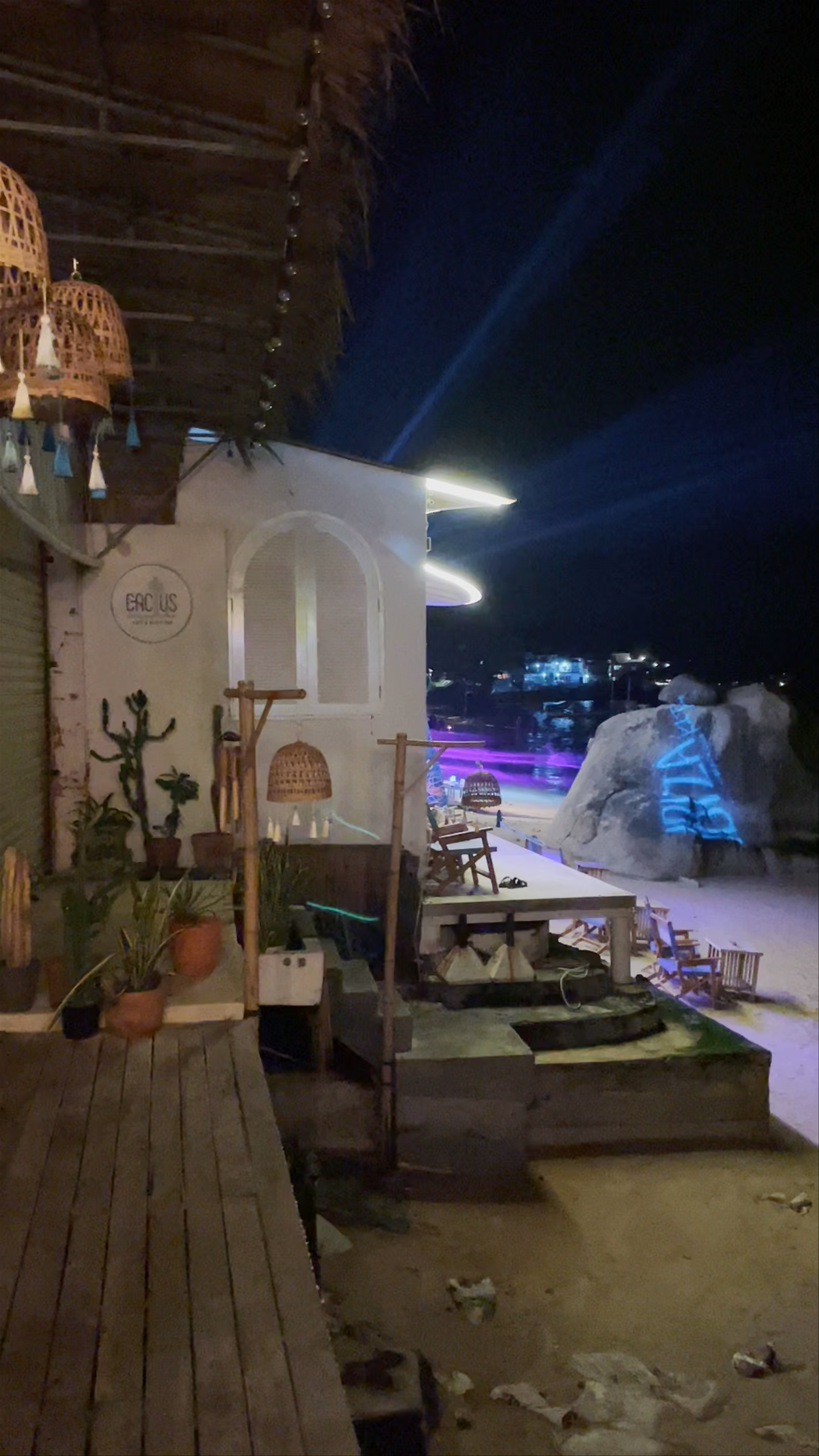KHUN NOO Cafe & Restaurant Ko Tao