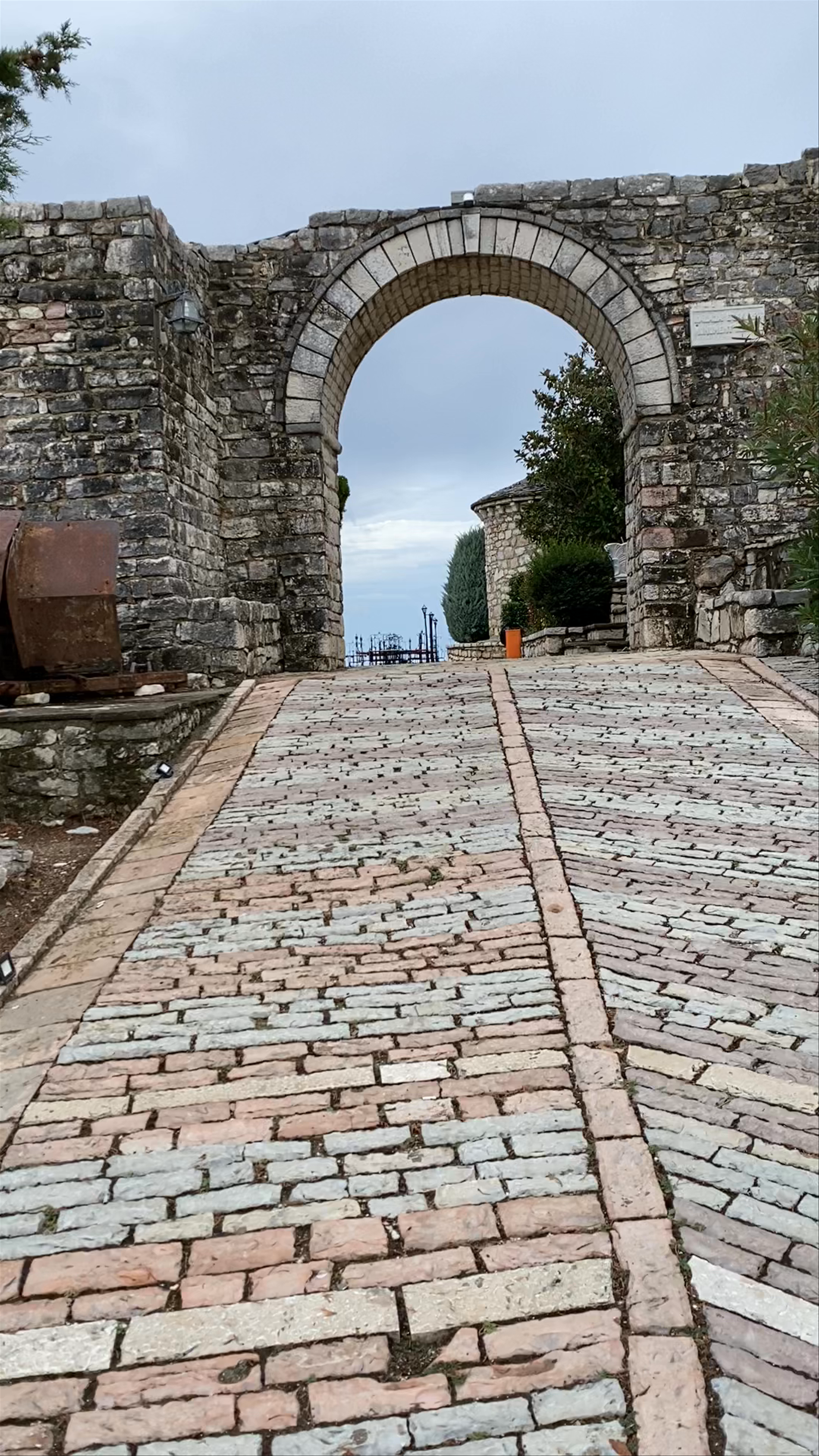 Lëkursi Castle & Restaurant: Panoramic Views Over Sarandë, Albania