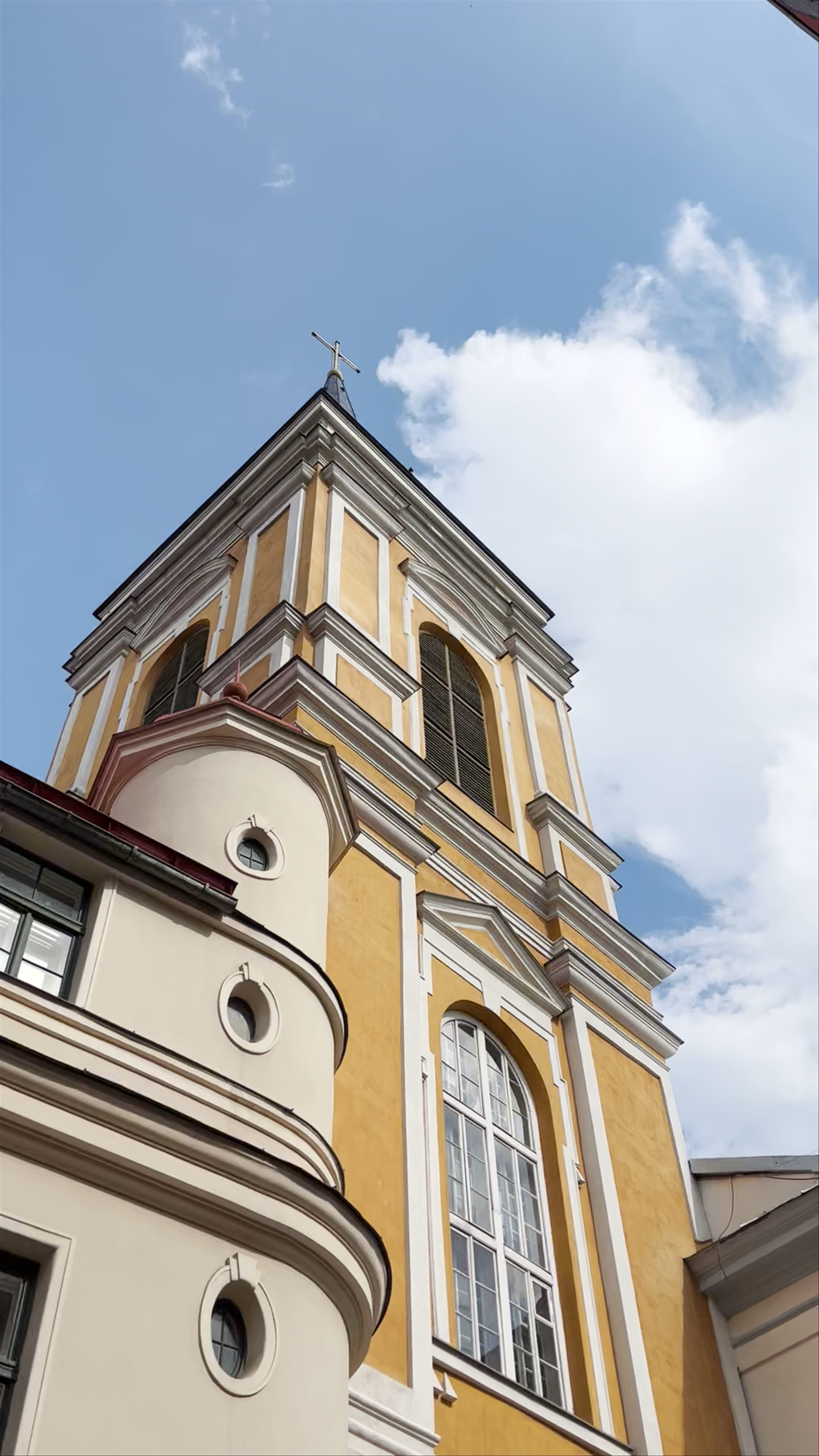Rīgas Svētās Marijas Magdalēnas baznīca: Historic Church Serenity in Riga