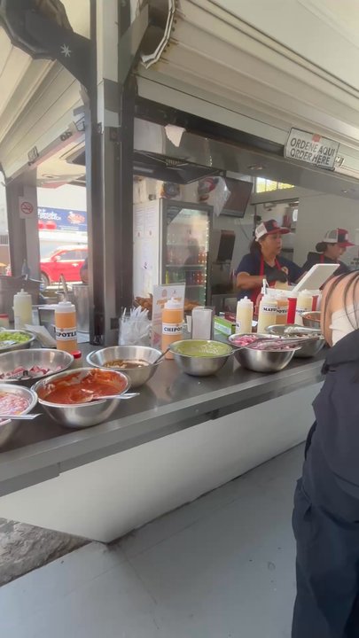 Tacos Fénix - Salsa and topping station - Tacos Near Me - Ensenada, BCN