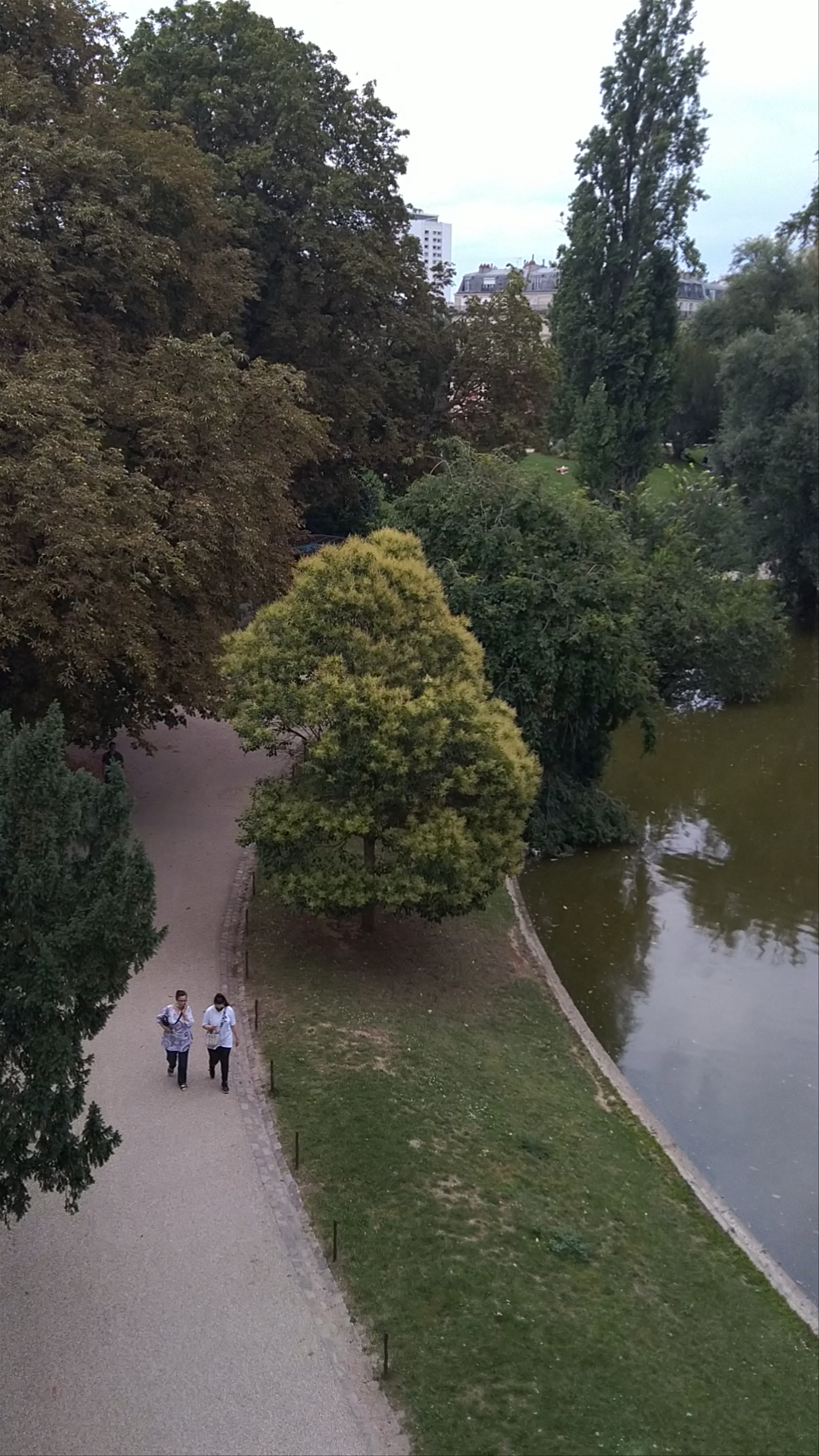 Buttes-Chaumont park