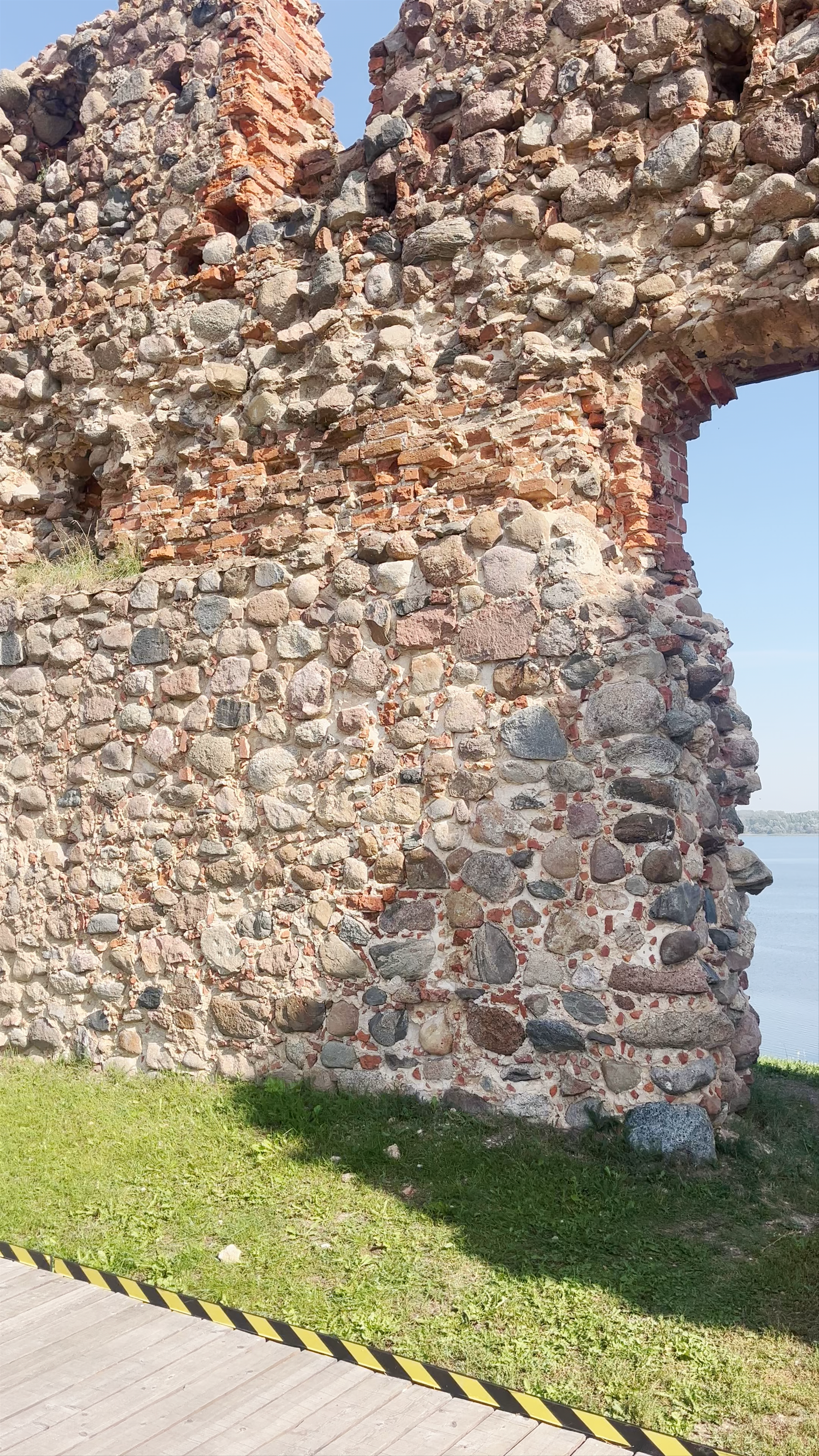 Ludzas Viduslaiku Pilsdrupas: Timeless Medieval Ruins by the Lake in Ludza, Latvia