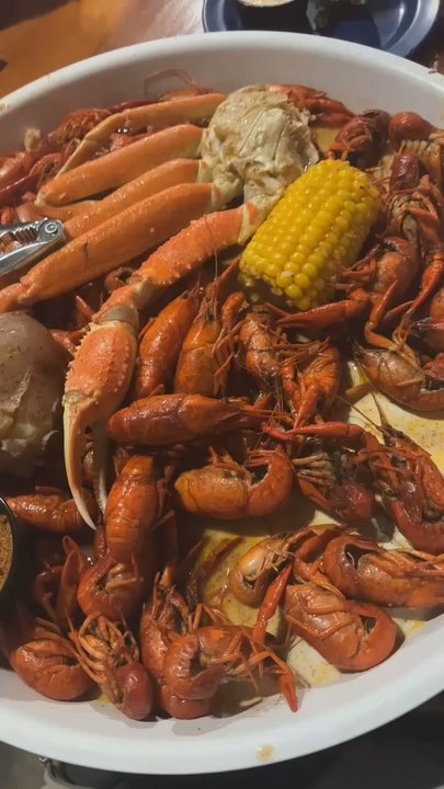 Huli Huli Hut - Got the Ace but if I do return I'll just have crawfish - American Near Me - Galveston, Texas