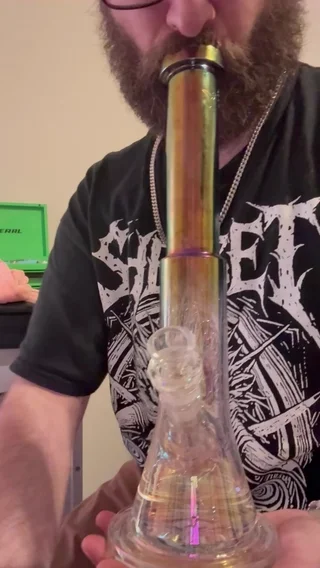 Preview pic of Beaker bong 14mm 18”