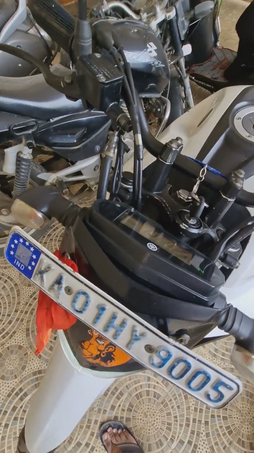 Walk-around video thumbnail