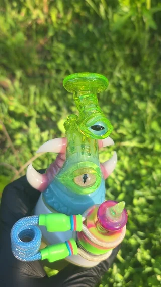 Preview pic of Sandalz Glass Parasite