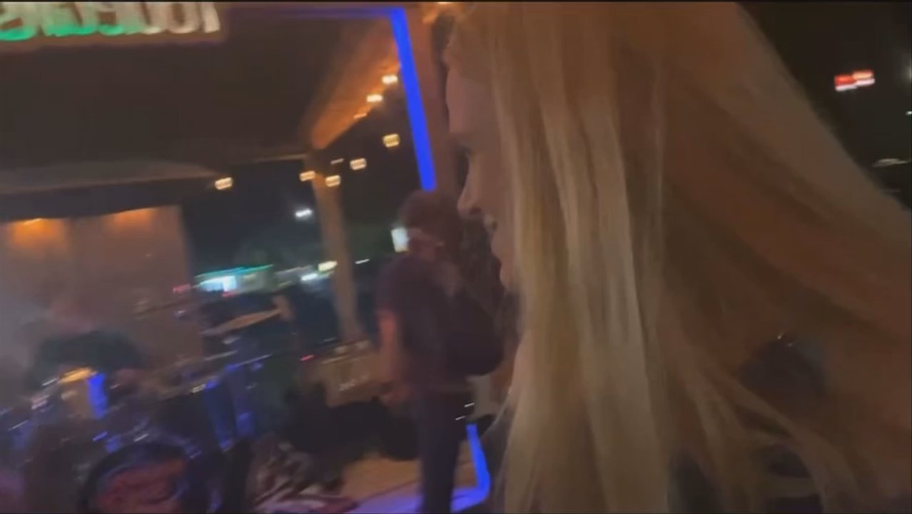 Toucans Ale House - Fun times with the live band - Bars Near Me - Brunswick, Georgia