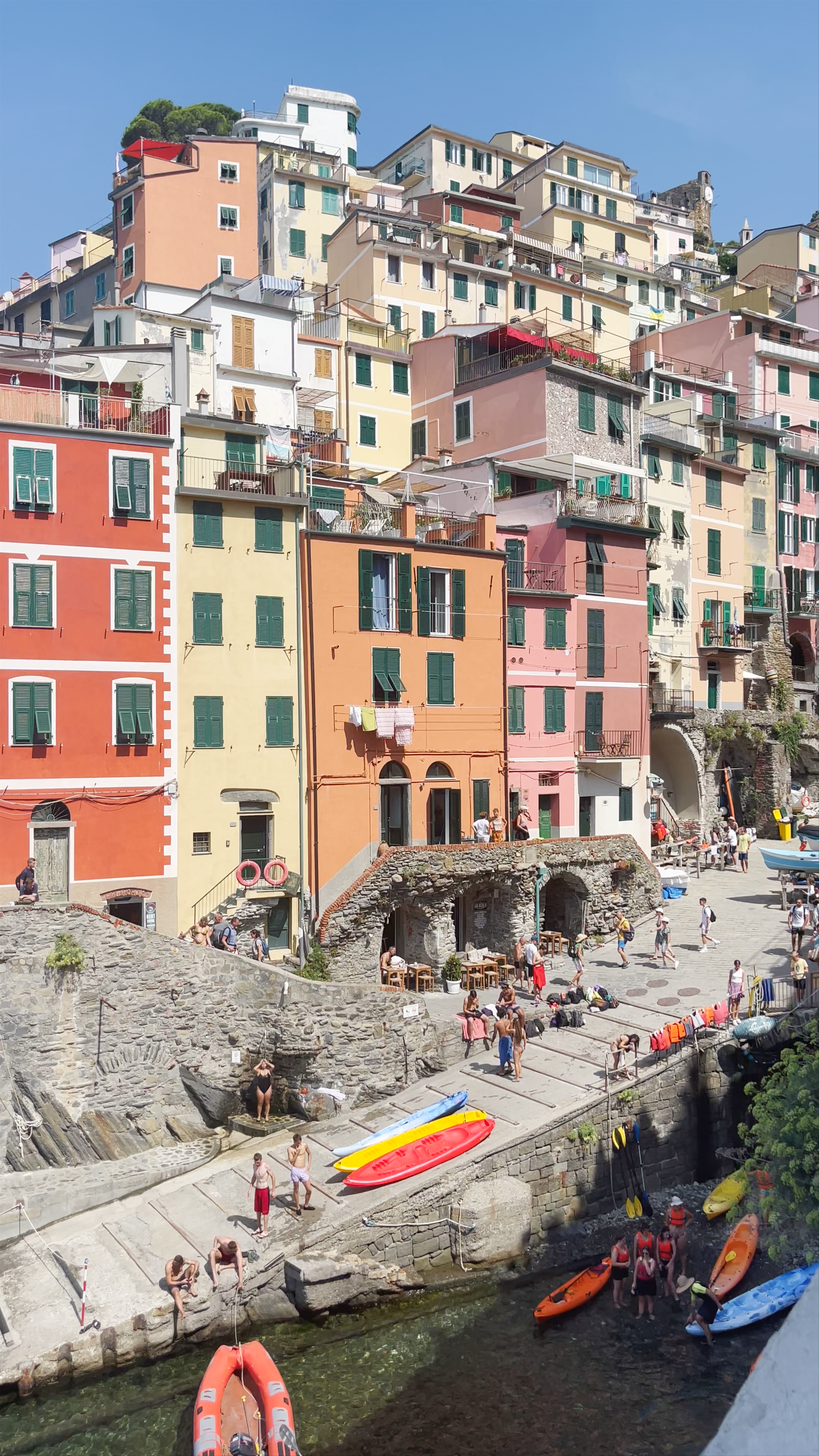 Riomaggiore Beach: Vibrant Coastal Beauty in Italy's Cinque Terre