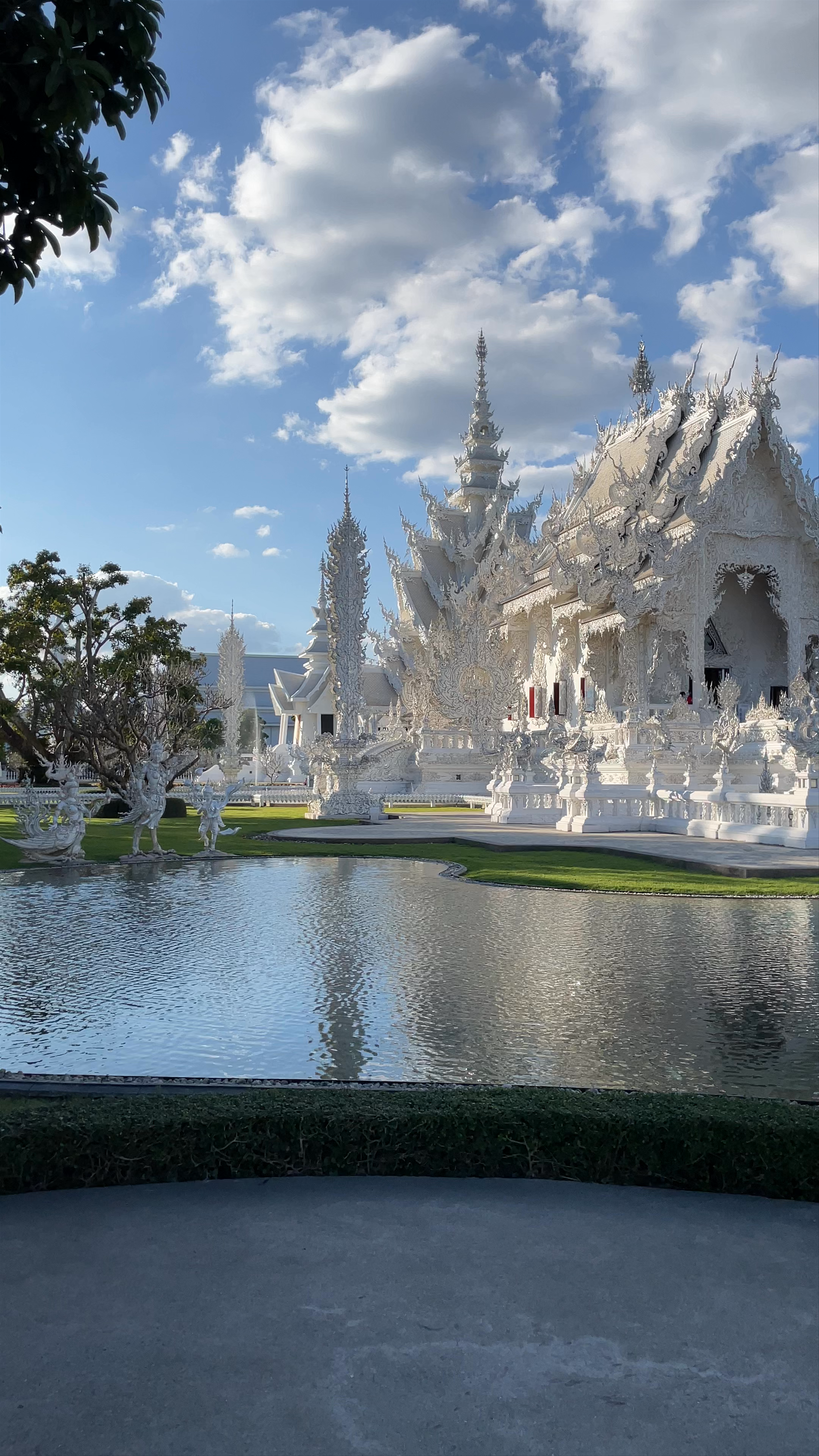 Wat Rong Khun - White Temple