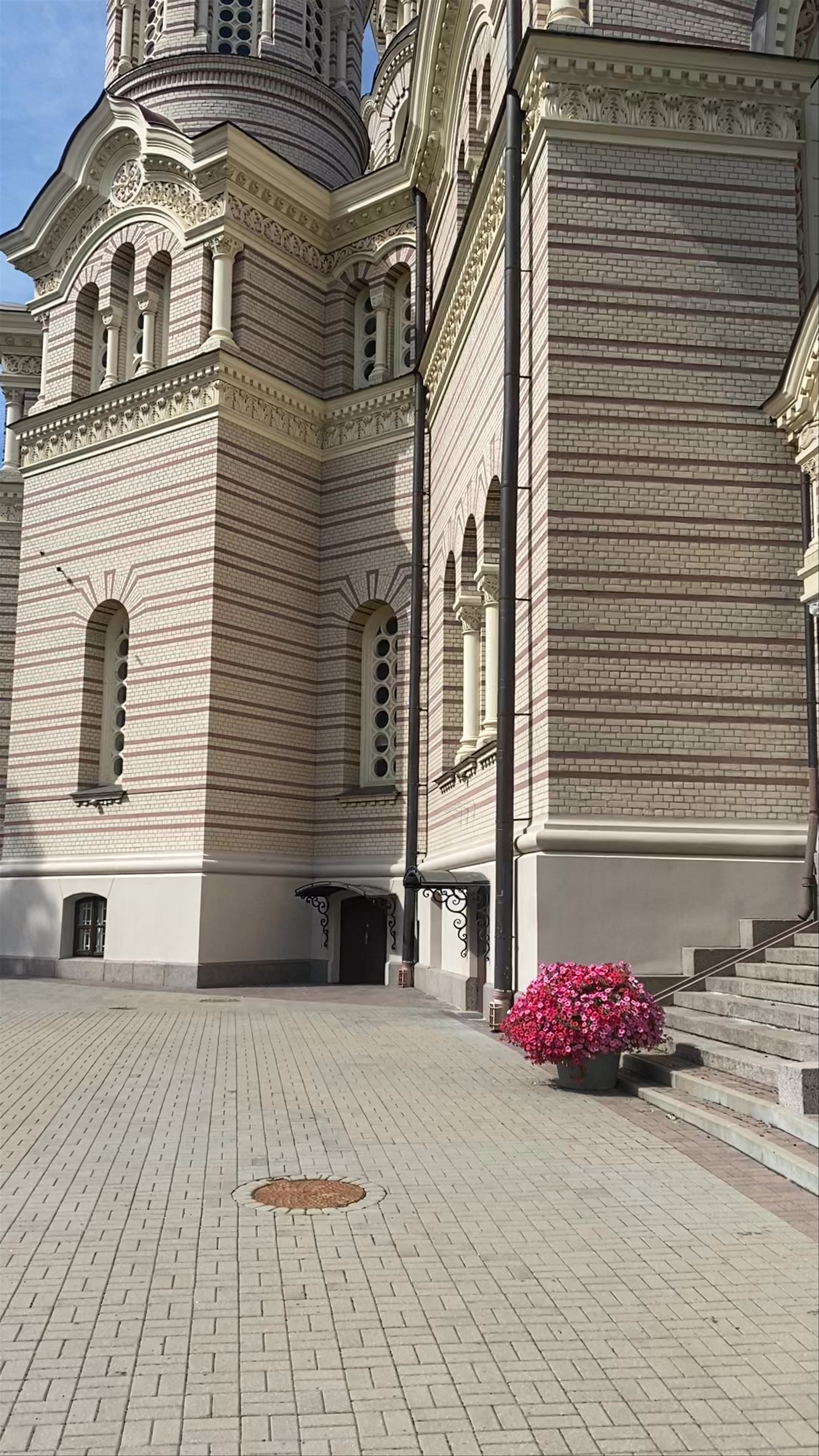 Riga Cathedral of the Nativity of Christ: Architectural Elegance in Latvia
