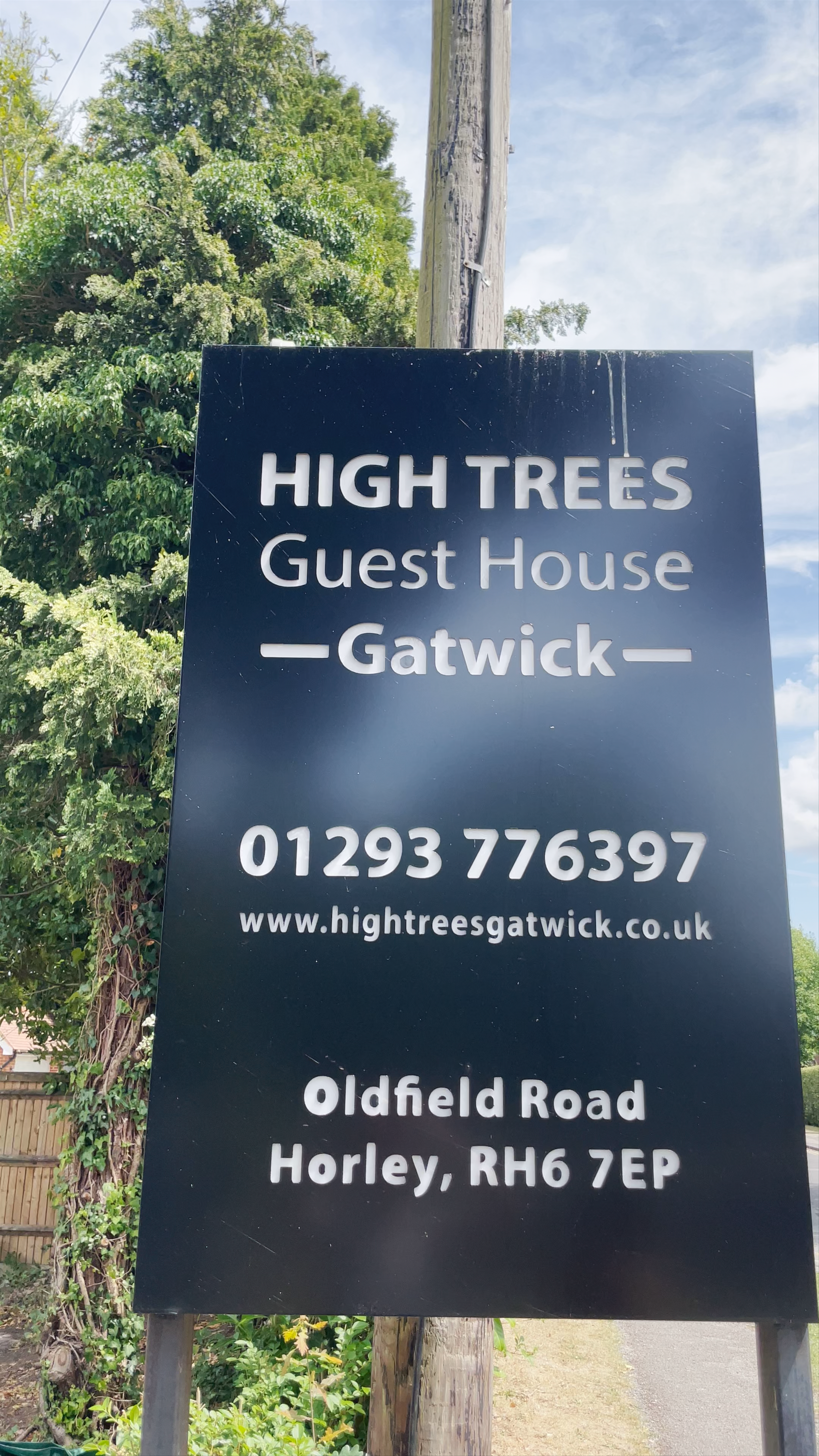 High Trees Guest House Gatwick & Airport Parking