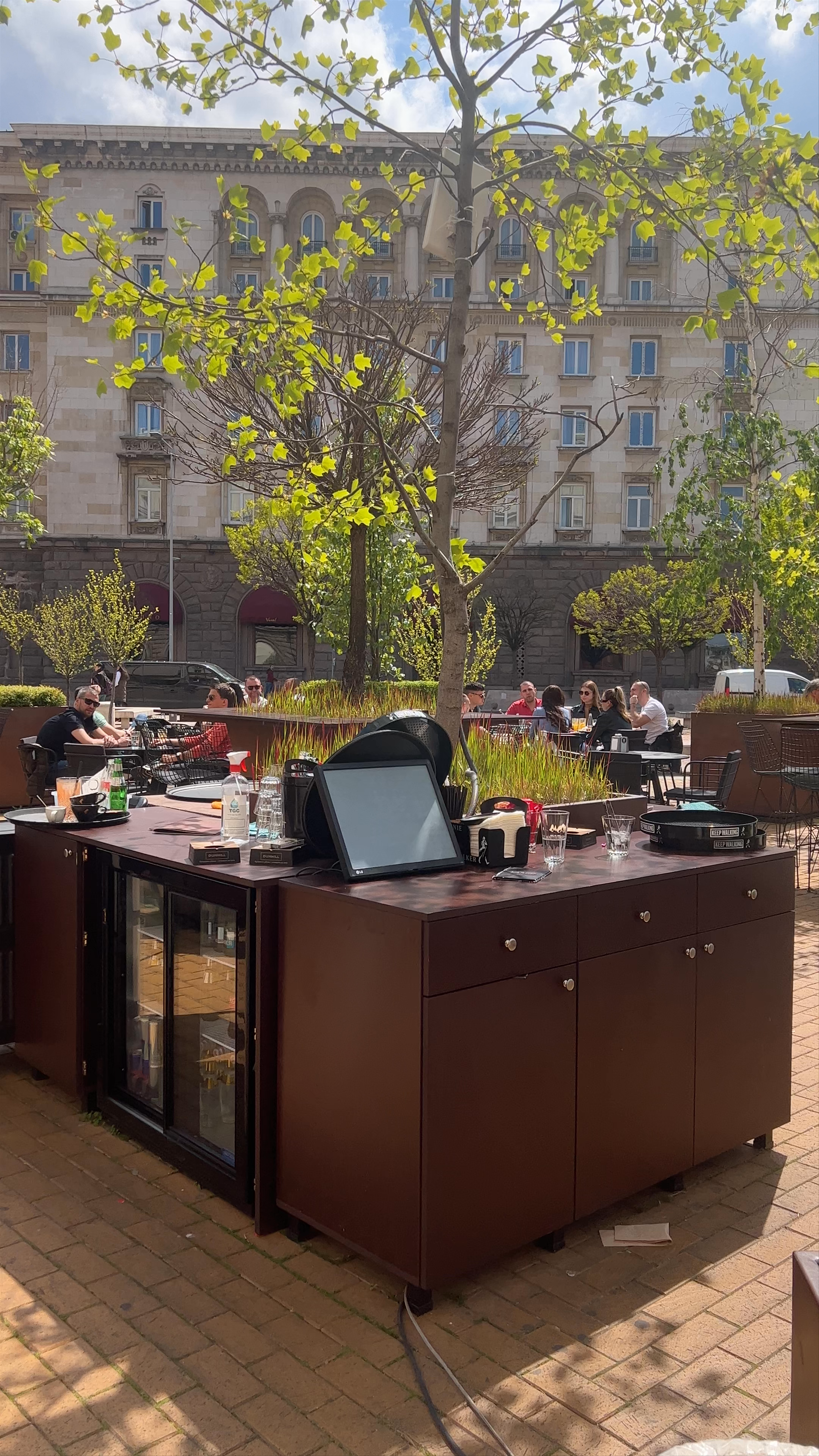 Largo bar and dinner