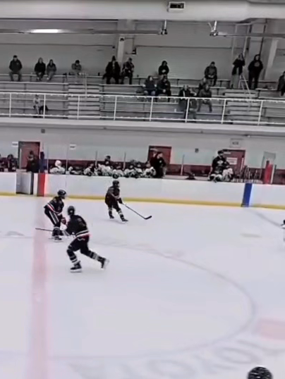 Noah Ochs: A huge reverse hit to keep possession.