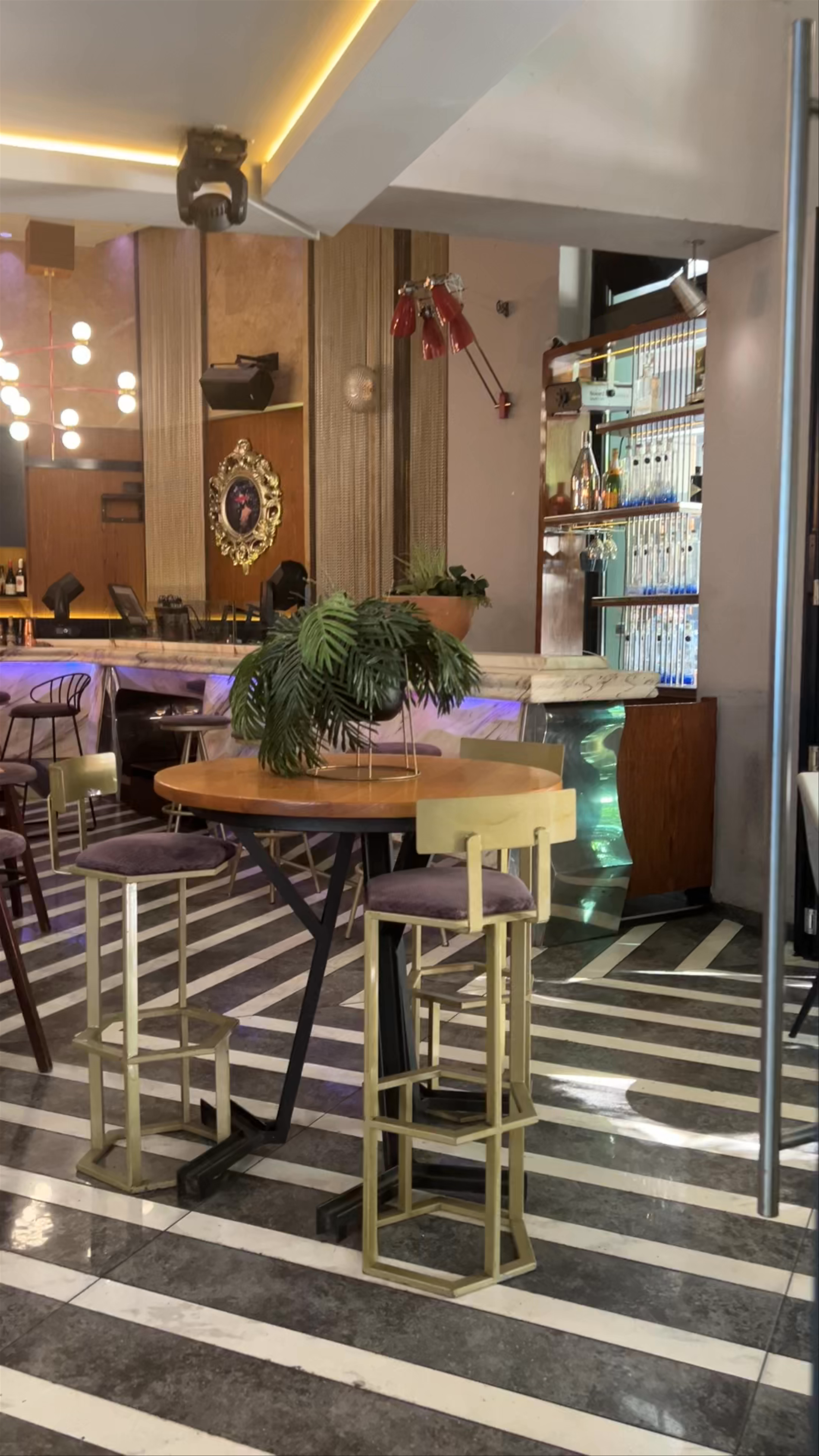 Boga Bar: Stylish Urban Lounge in Katerini, Greece