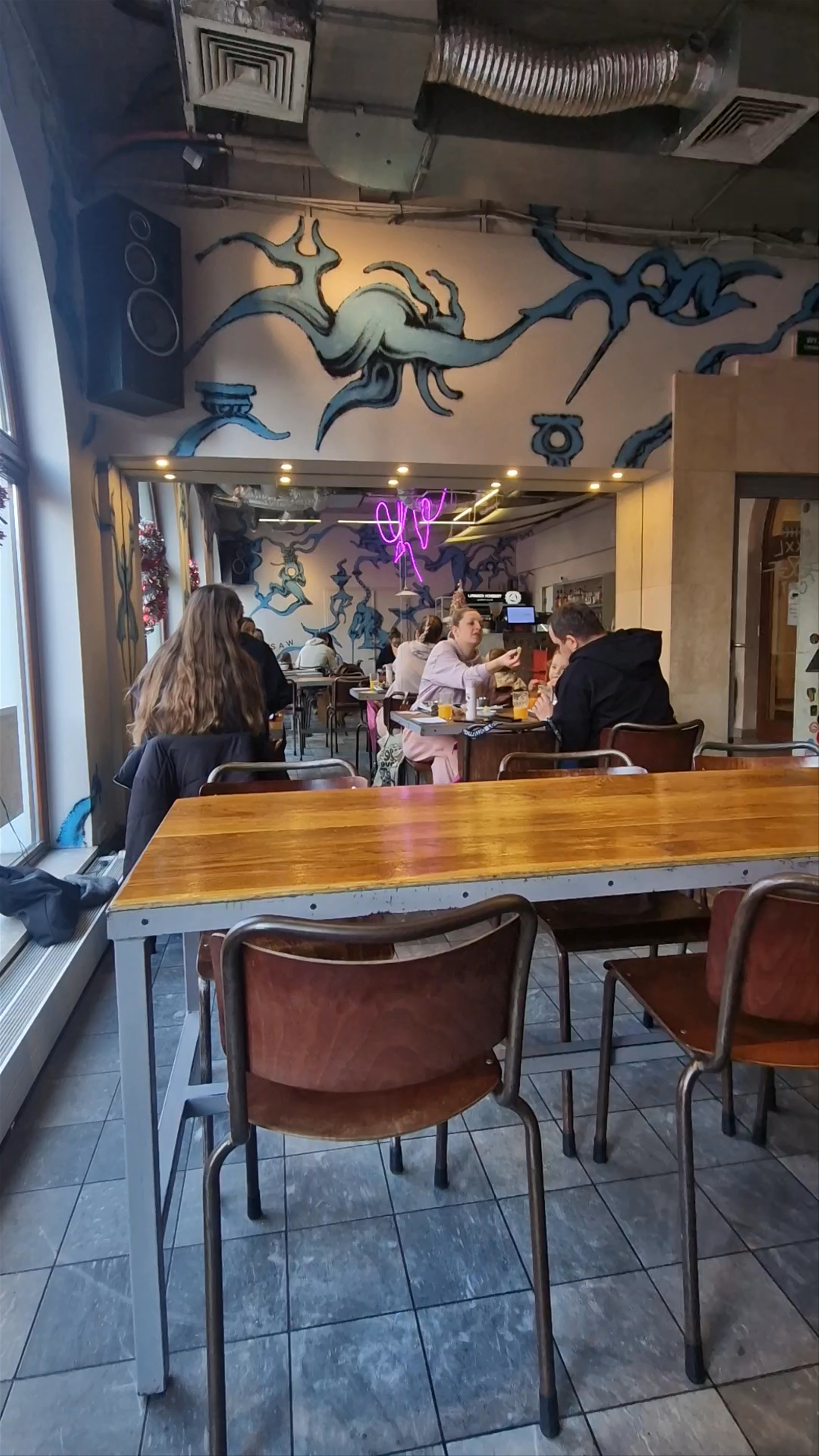 The Cool Cat: Urban Vibes and Artistic Energy in Warsaw