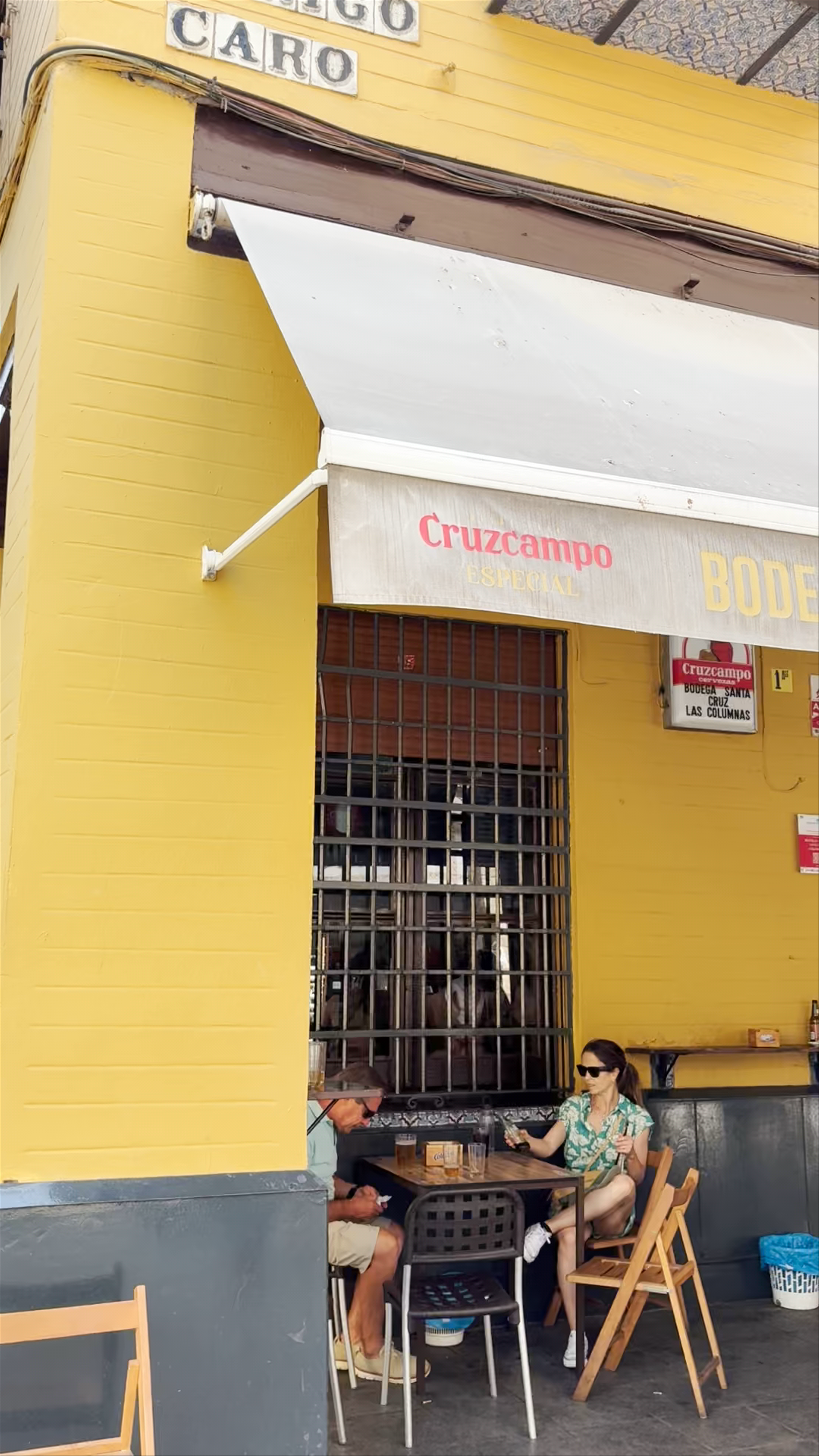 Bodega Santa Cruz Las Columnas: A Classic Sevillian Tavern Experience