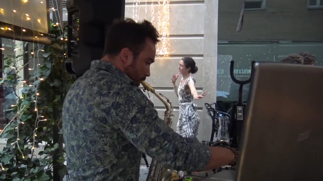 The Milan Saxophonist - Live Sample - video