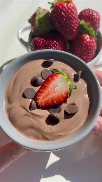 High Protein Chocolate Yoghurt | alicelovesbreakfast