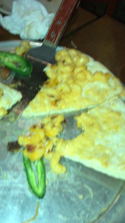 Old Town Pub - THE WORST PIZZA IN CHICAGO DO NOT EAT FOOD HERE - Pizza Near Me - Chicago, Illinois