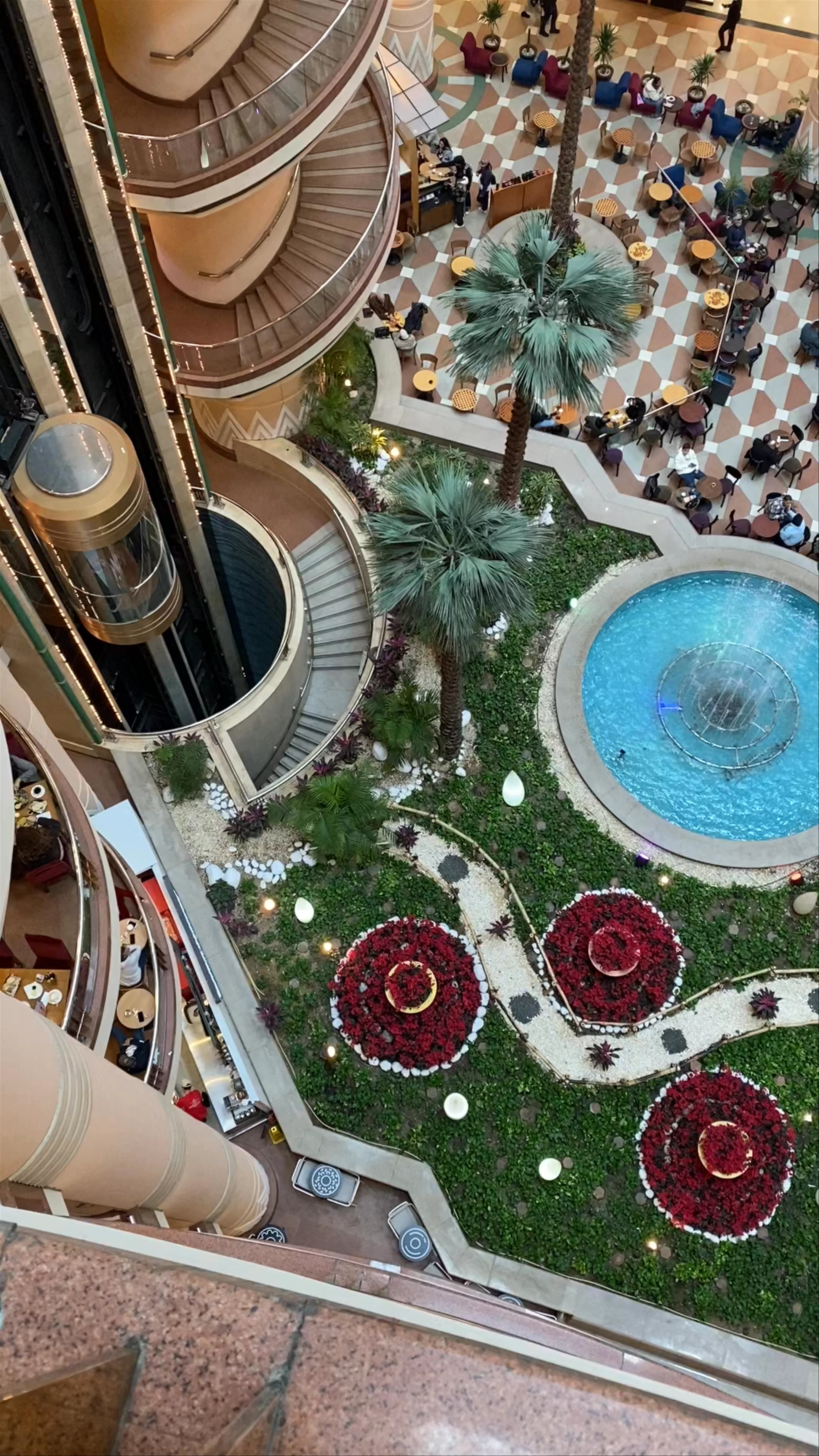 Star Center, Madinat Al-Amal