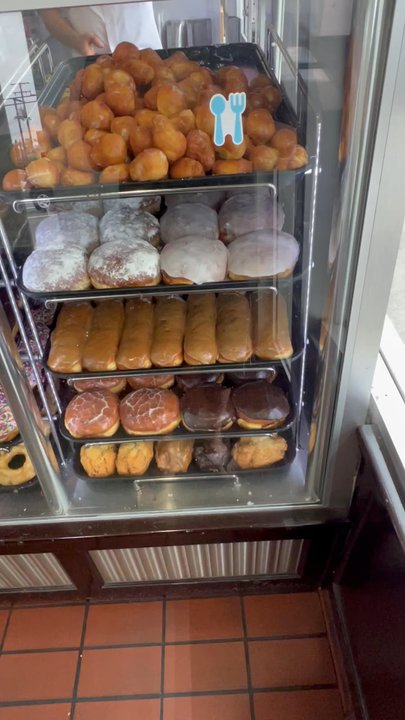 Winchell's Donuts - Donuts Near Me - La Habra, California