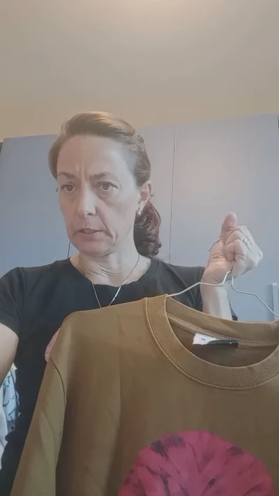 Brown Sweatshirt With Graphic Face Print imagen 1