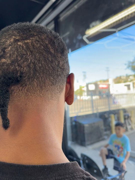Precision Studios - Cut by mark .  Follow @kutsbymark on Instagram - Barbers Near Me - Los Angeles, California
