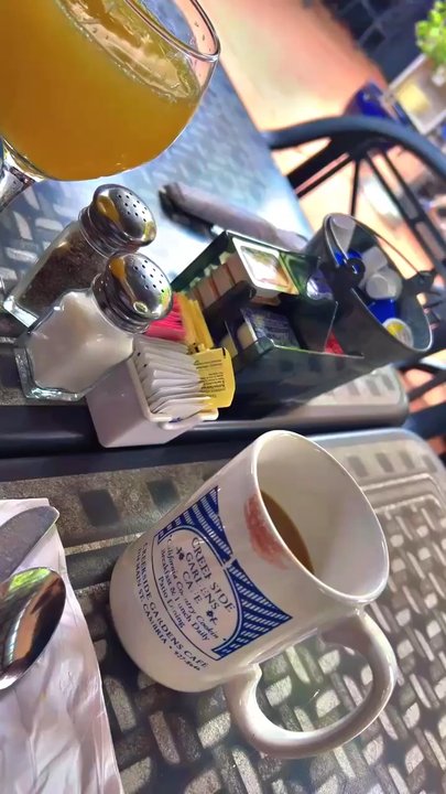 Creekside Garden Cafe - Mimosa and coffee - Breakfast & Brunch Near Me - Cambria, California