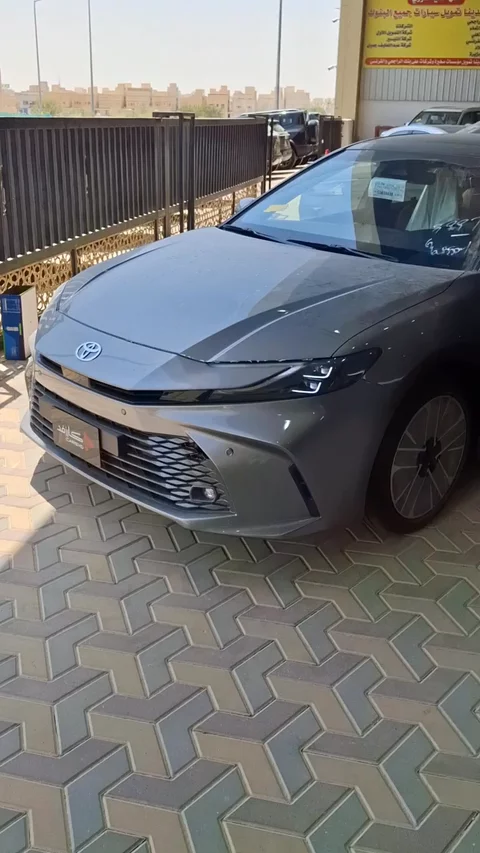 تويوتا كامري Grande 2025