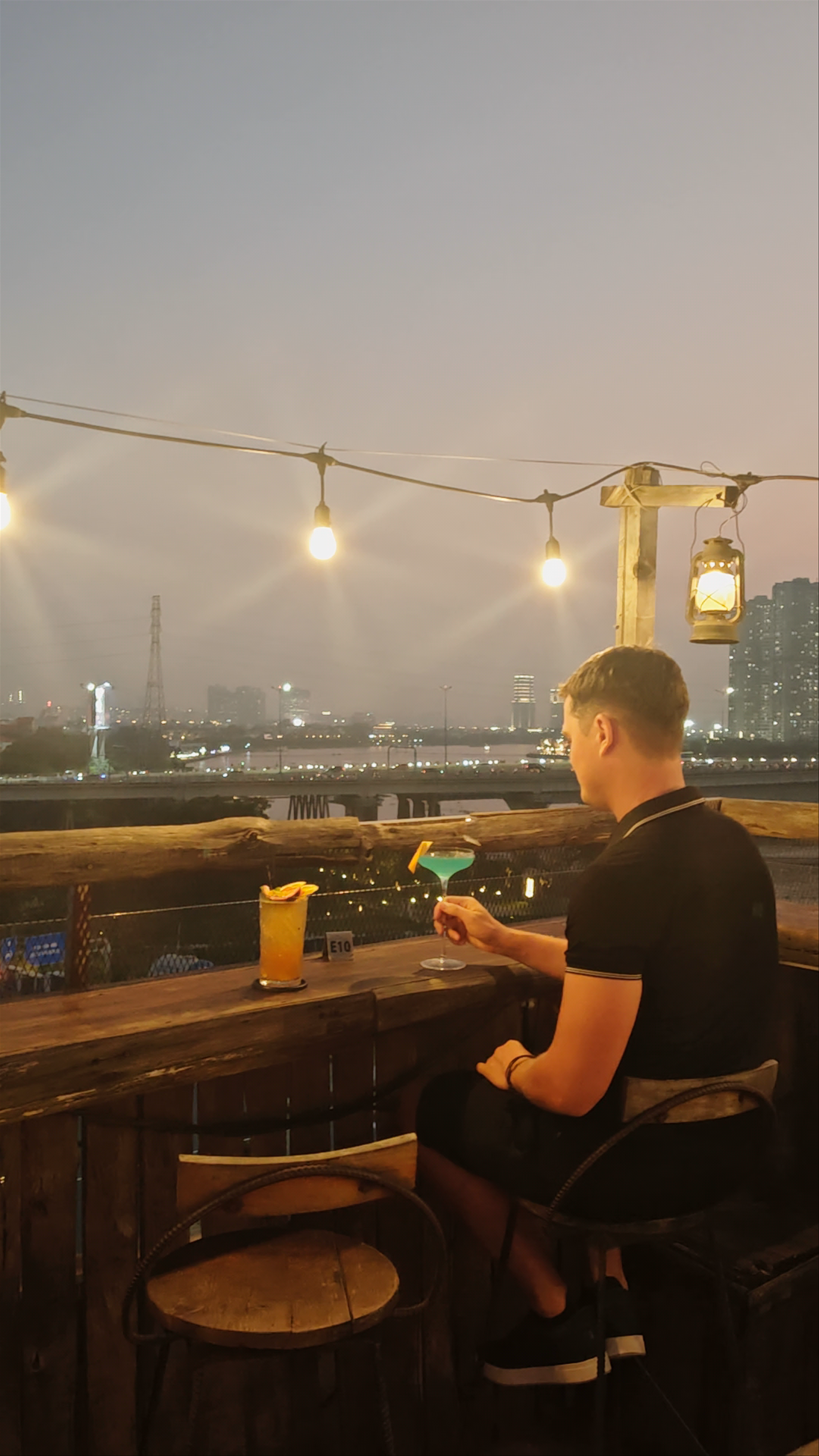 Chênh Vênh Rooftop