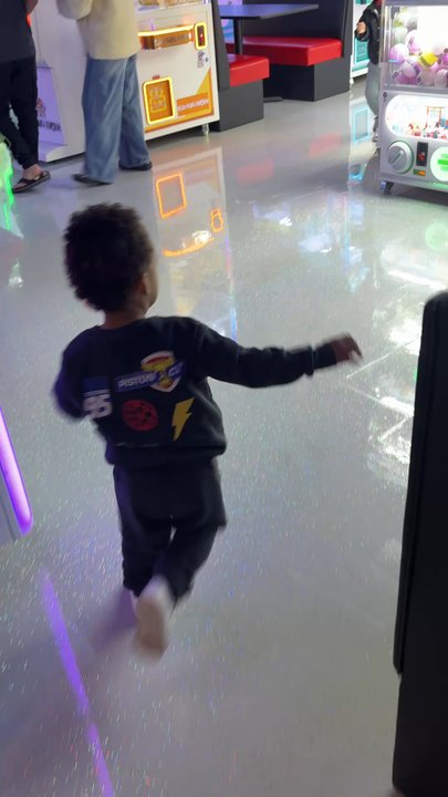 Claw Mania Kingdom - Arcades Near Me - Carrollton, Texas