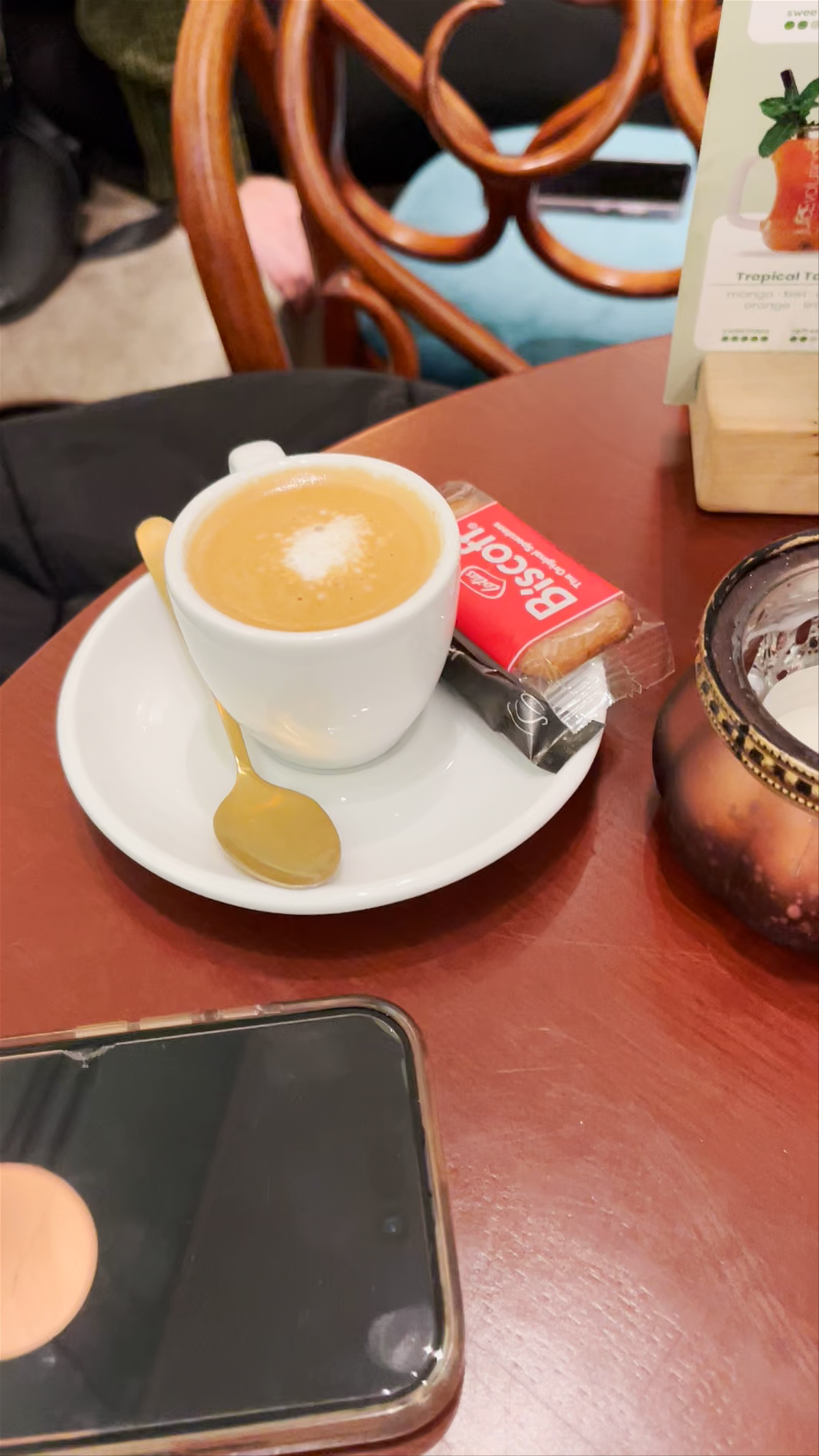 Didi’s Stroopwafels: Cozy Café Moments in Rotterdam