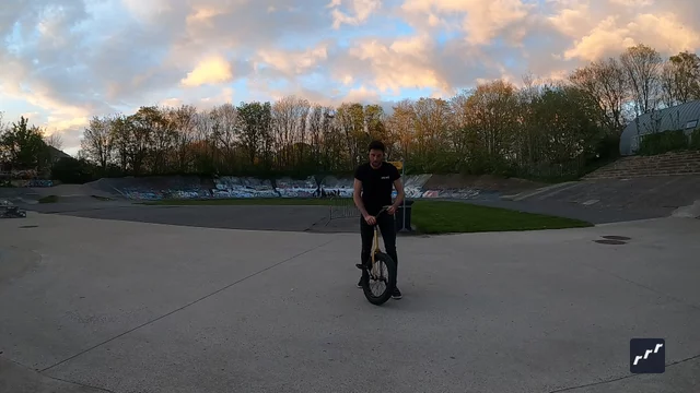 riu submission: Leg around - go down to wheel - 270 side up