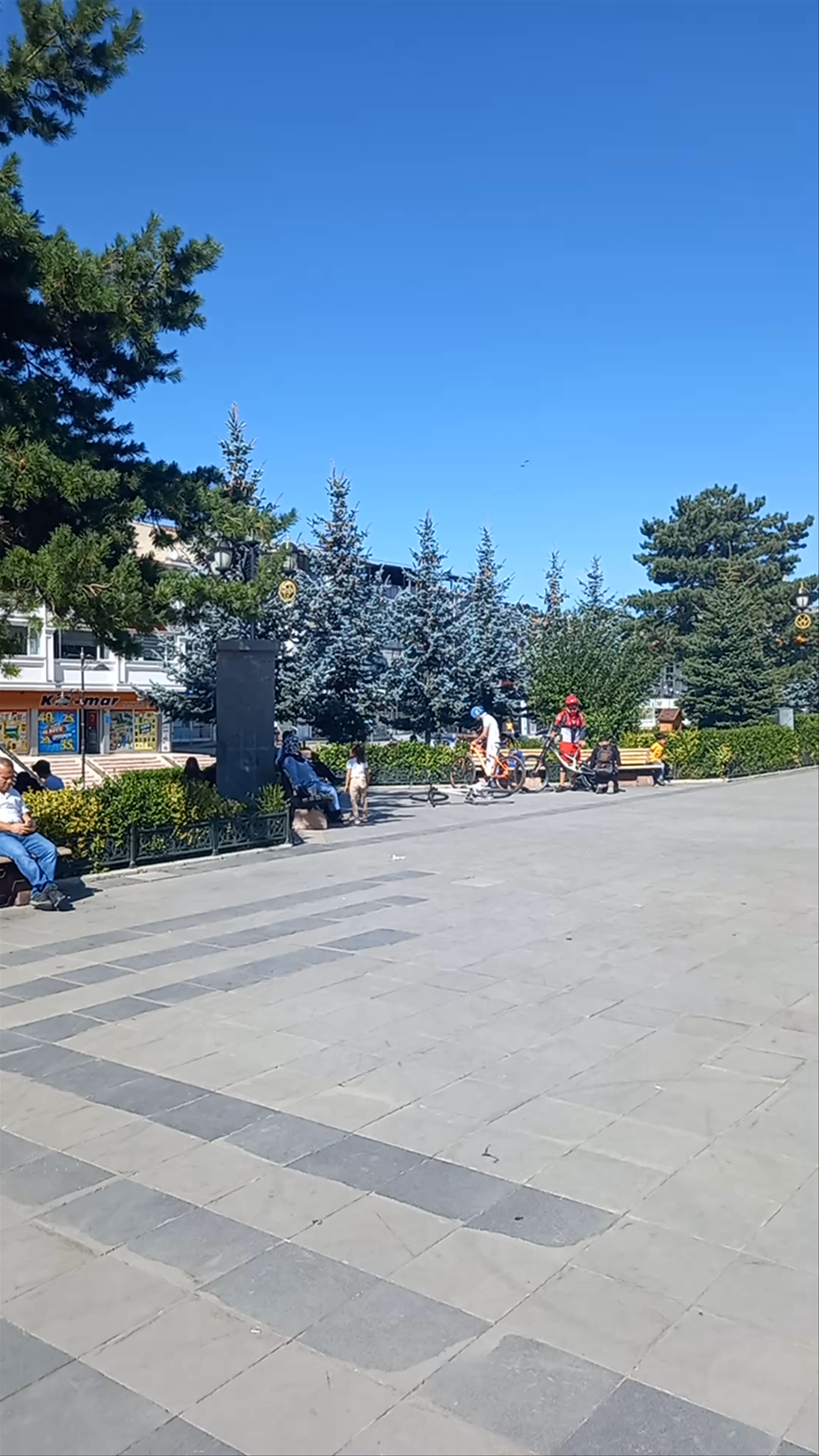 Lalapaşa Square in Yakutiye, Erzurum: Sunny Urban Calm in Türkiye