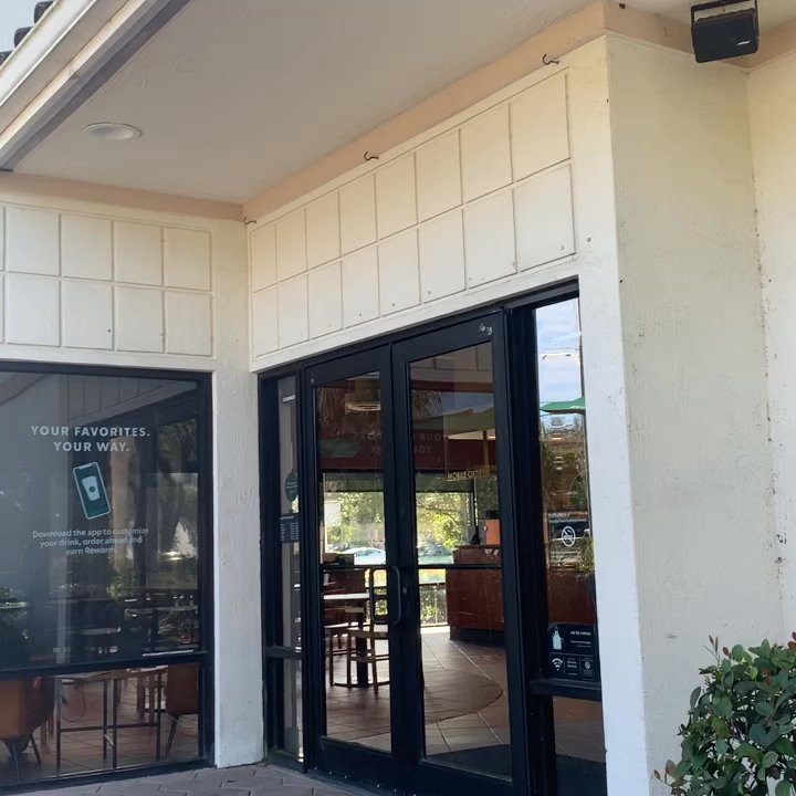 STARBUCKS - Exterior seating area - Coffee & Tea Near Me - Sunrise, Florida