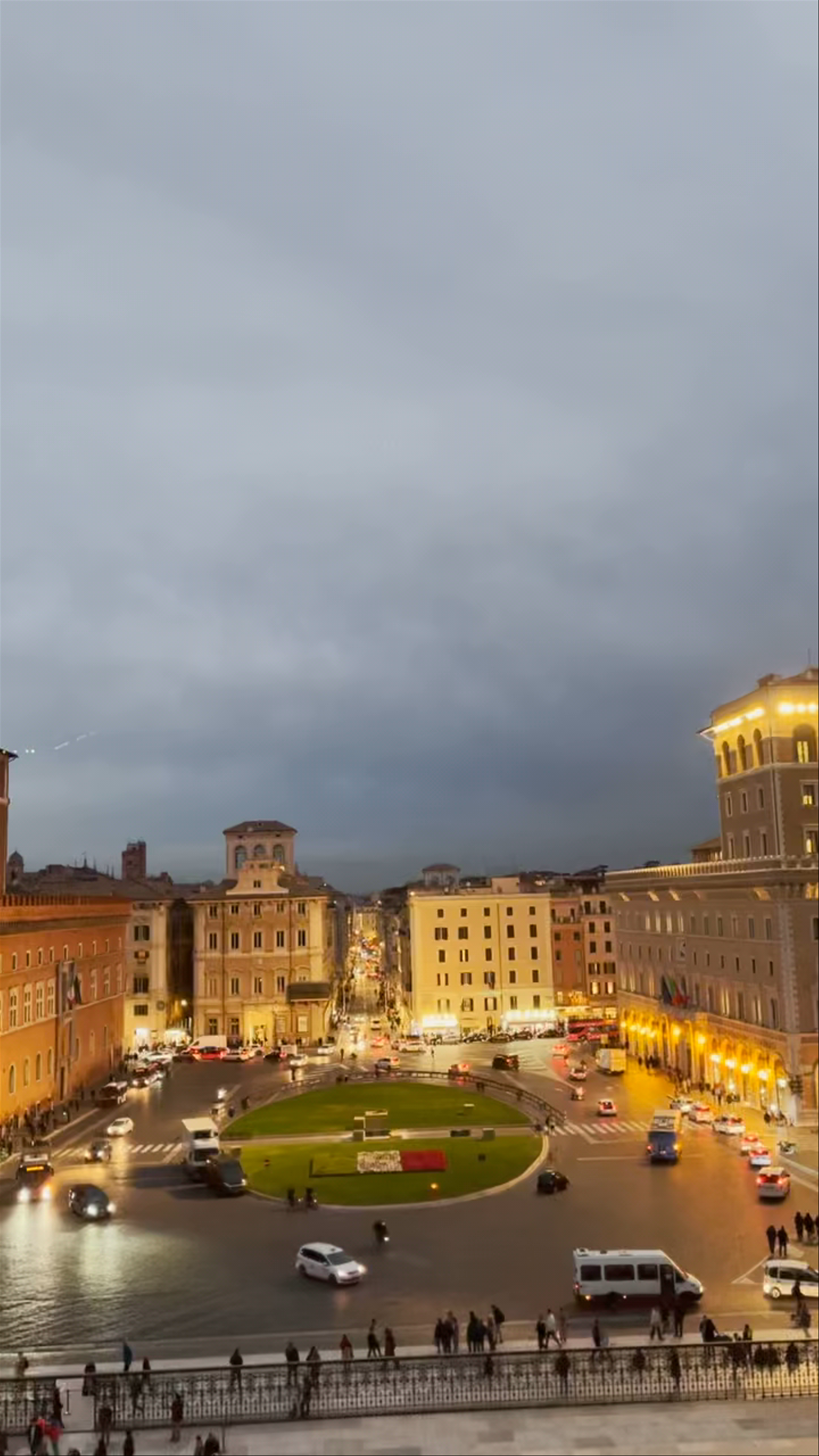 Venetian Square in Rome at Dusk - Timelapse of City Life
