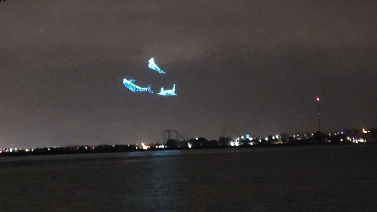Crown Point - Amazing drone show from Sea World! - Parks Near Me - San Diego, California