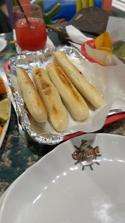 La Canoa - Seafood Near Me - Waukegan, Illinois