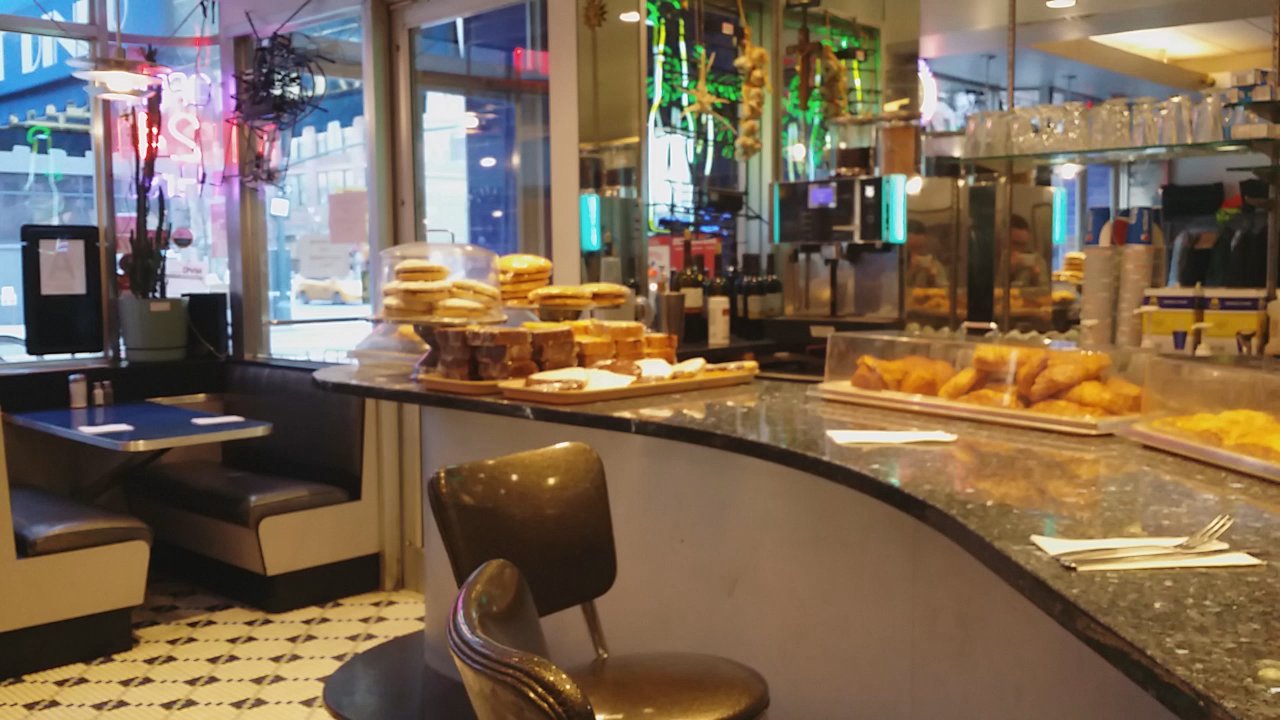 Skylight Diner - Sitting at the bar, 730am on a Sunday - American Near Me - New York, New York