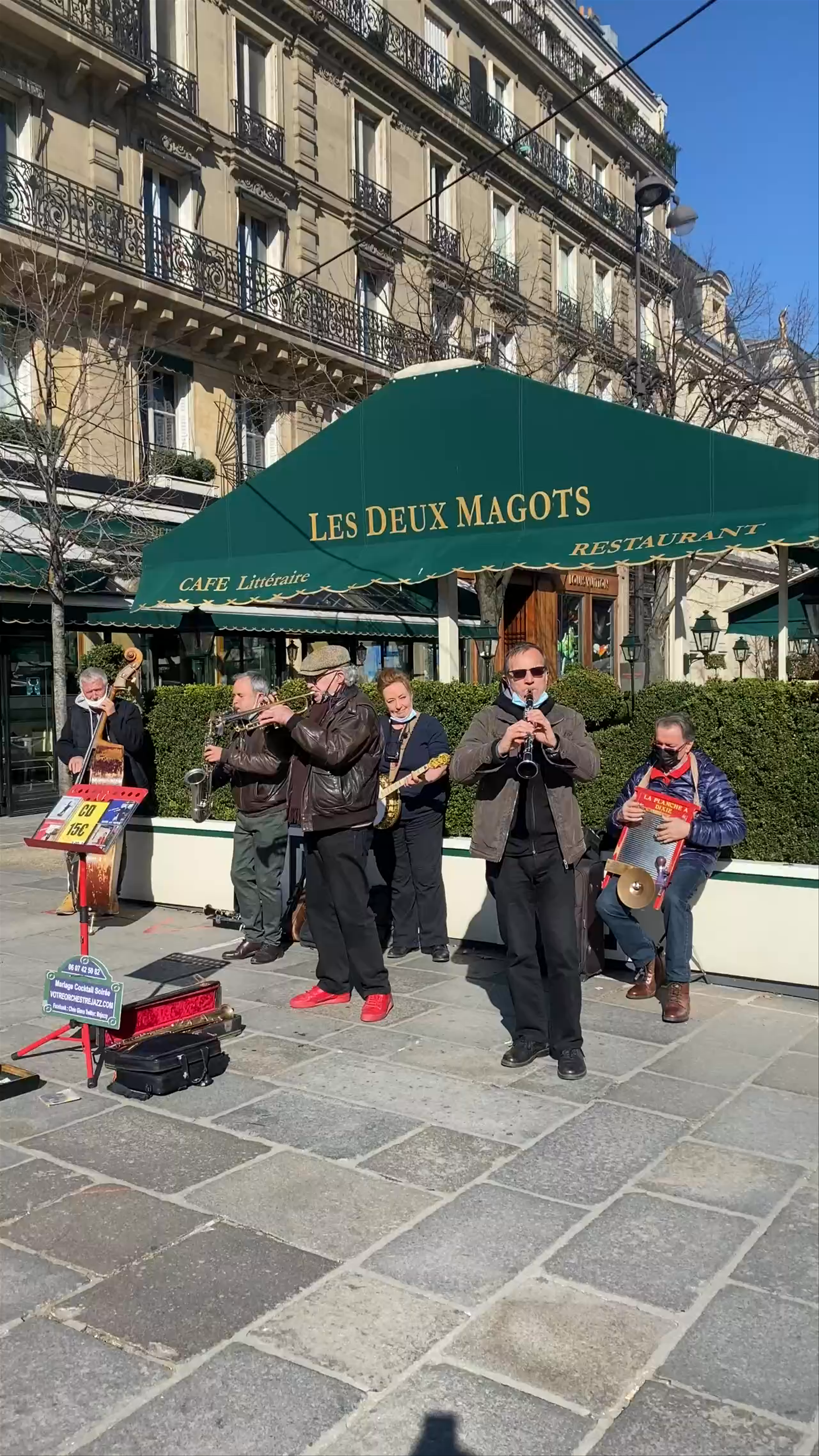Les Deux Magots: Vibrant Jazz on a Sunny Parisian Afternoon
