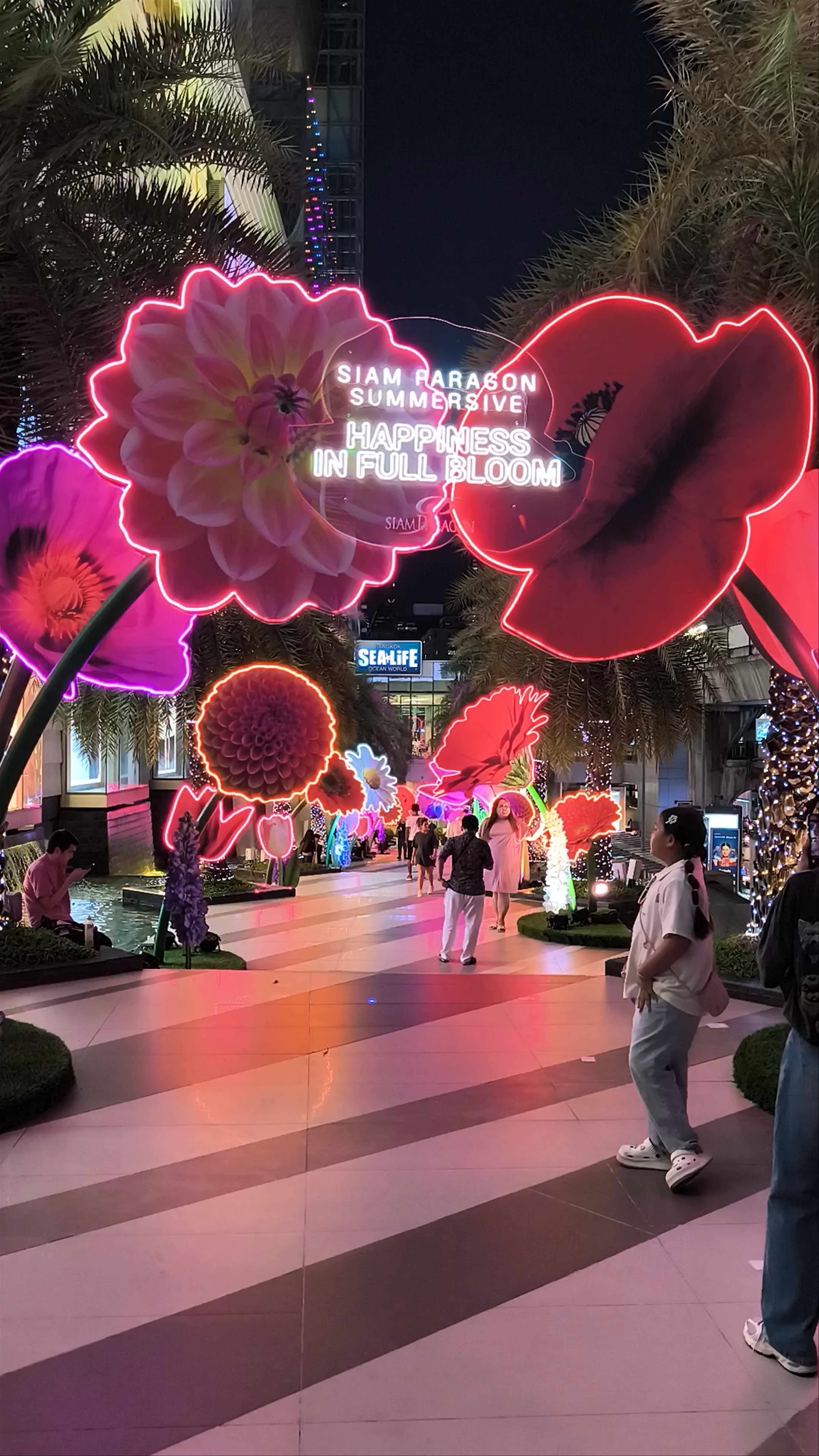 Siam Paragon Night Walk: Neon Blooms in Bangkok’s Luxury Hub