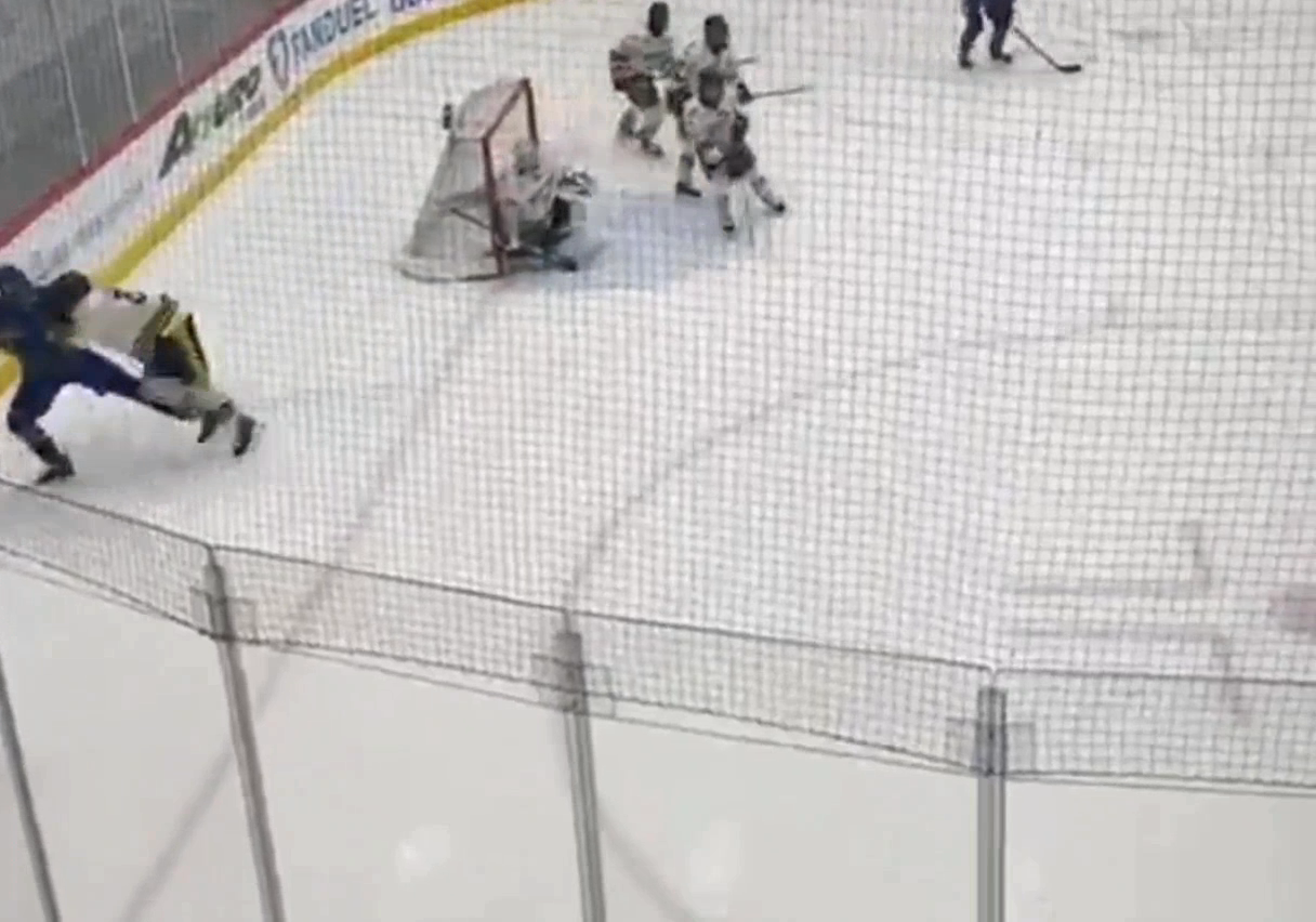 Chayse Scott's Clutch Defensive Plays in Chicago Invite Final to preserve 1 goal lead.