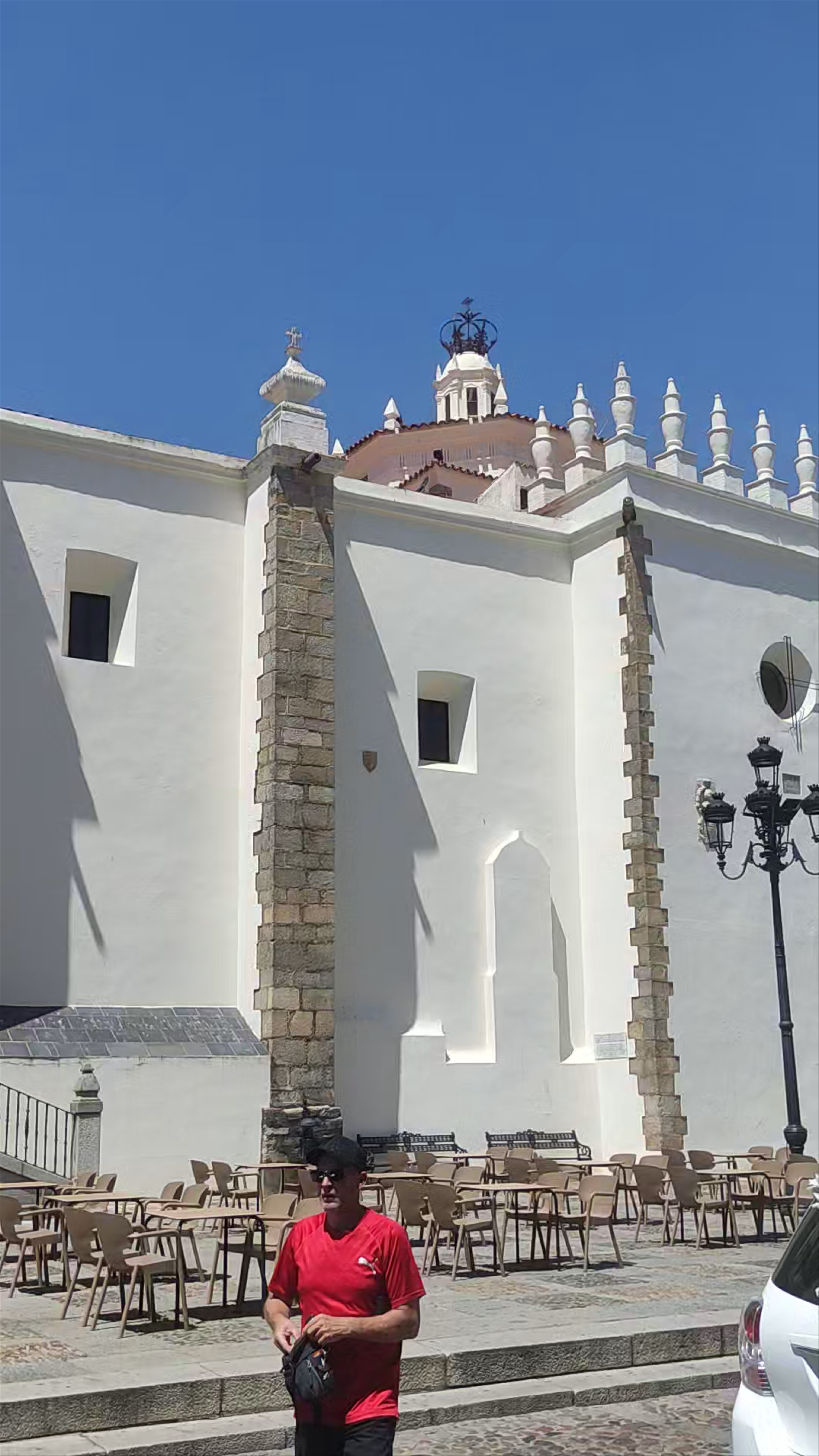 Parroquia San Miguel Arcángel: Sunlit Splendor in Jerez de los Caballeros