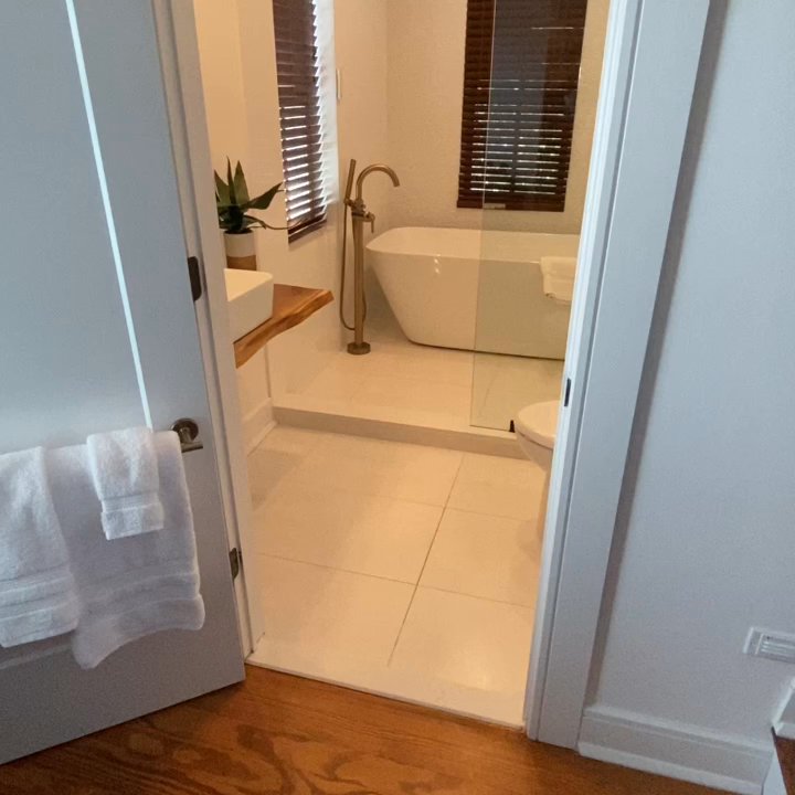 Casablanca - White Ginger room - Bed & Breakfast Near Me - Cape May, New Jersey