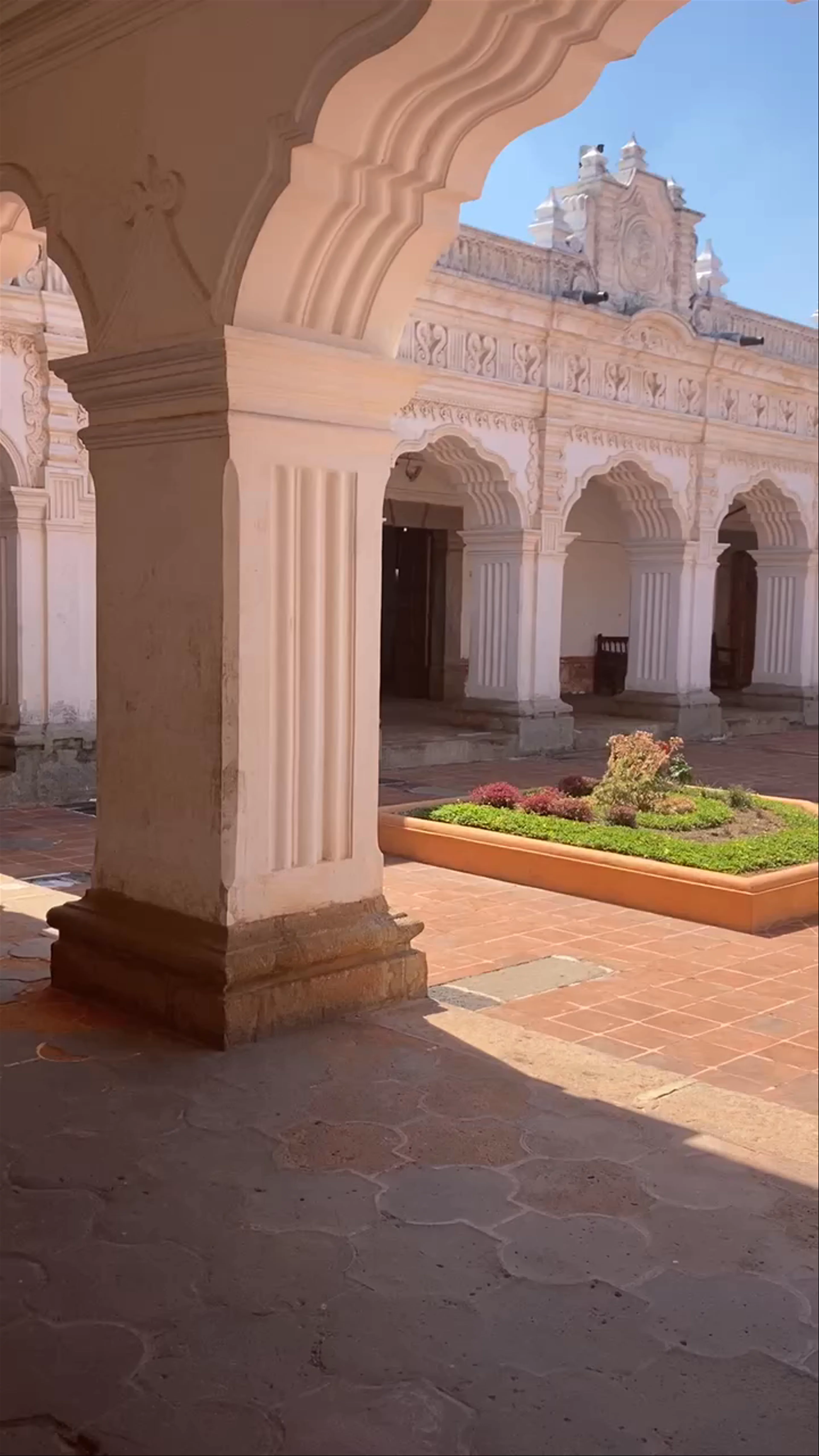 Museo de Arte Colonial (antigua Universidad de San Carlos de Borromeo)