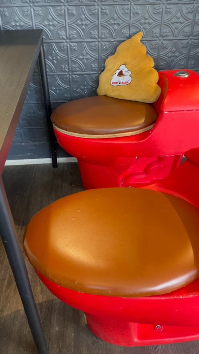 Poop Cafe - Interior - Desserts Near Me - Toronto, Ontario