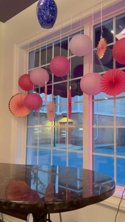 Moonlight Creamery - Seating area - Ice Cream & Frozen Yogurt Near Me - Fairport, New York