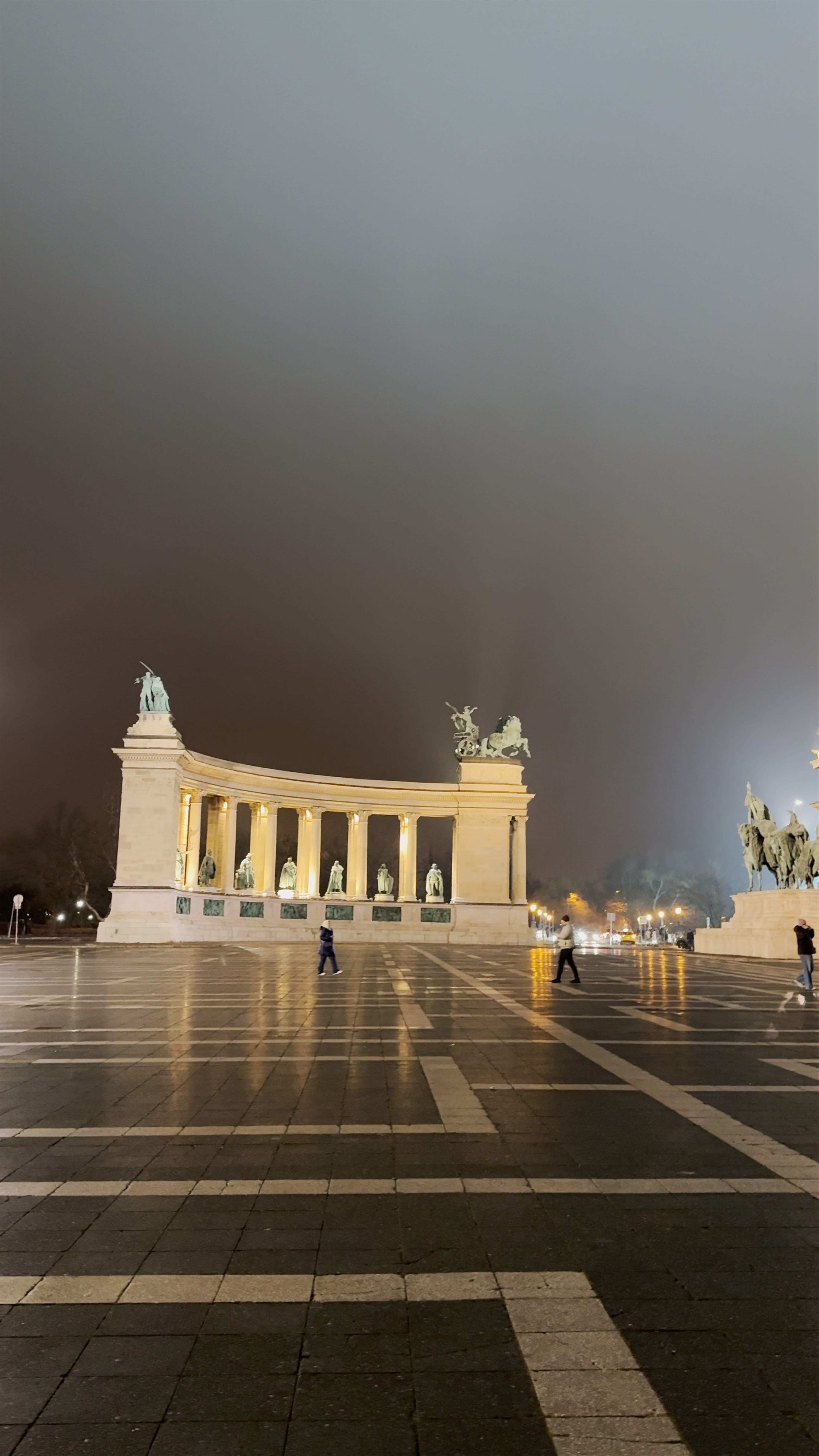 Heroes' Square